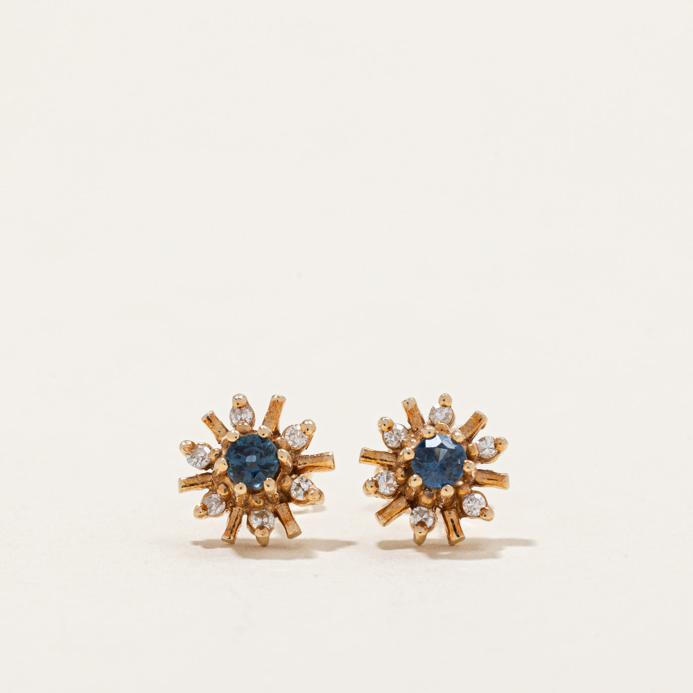 Boucles d'oreilles saphir et diamants | 0,26 ct, 0,10 ct |