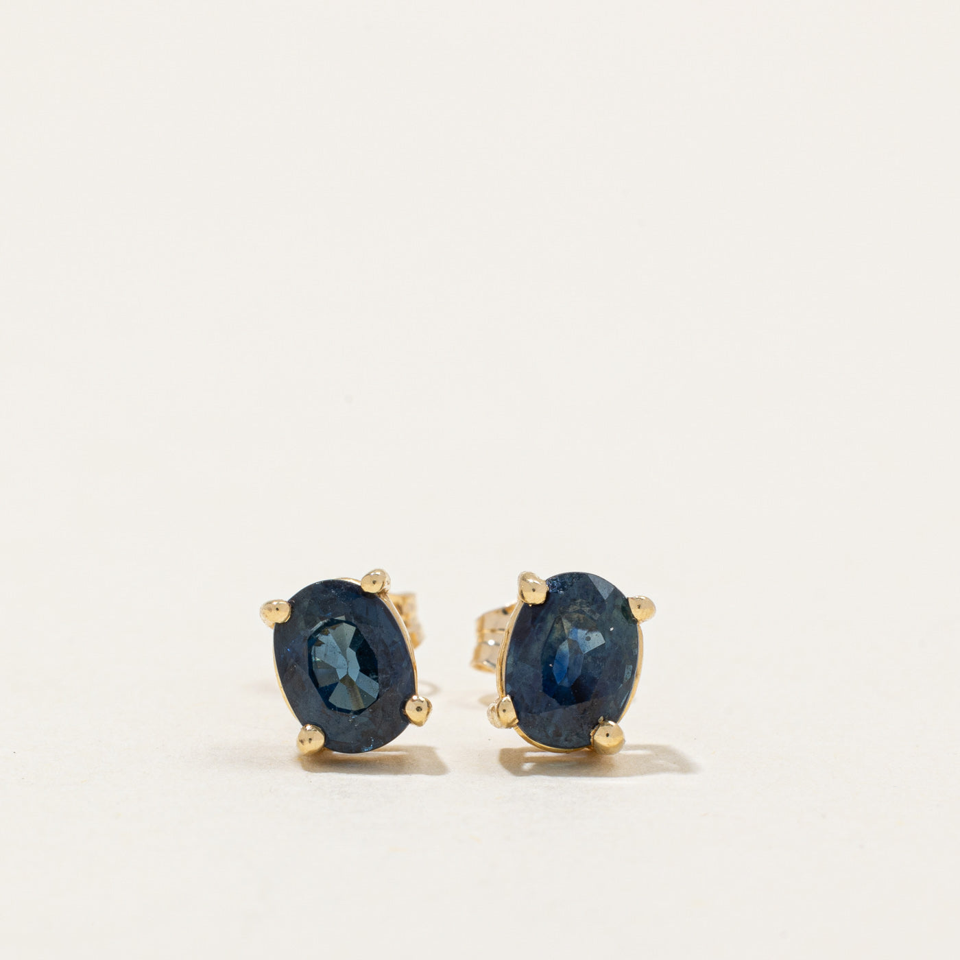 Boucles d'oreilles puces en saphir | 2,00 ct |