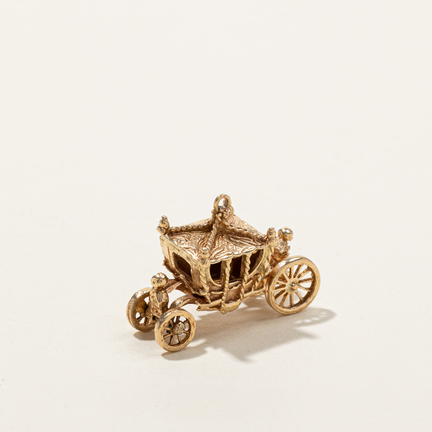 1976 London 9k Four Wheel Carriage Charm
