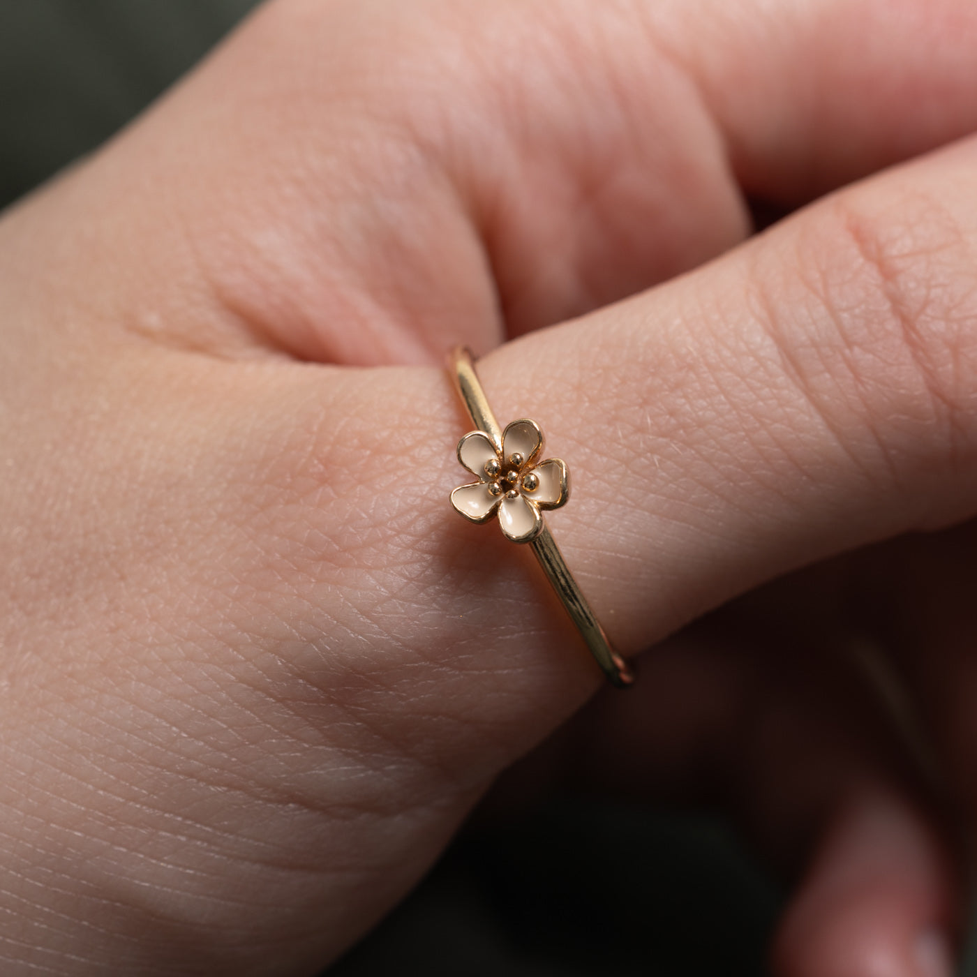 'Pandora' Yellow Gold Enamel Flower Ring | SZ 9.25