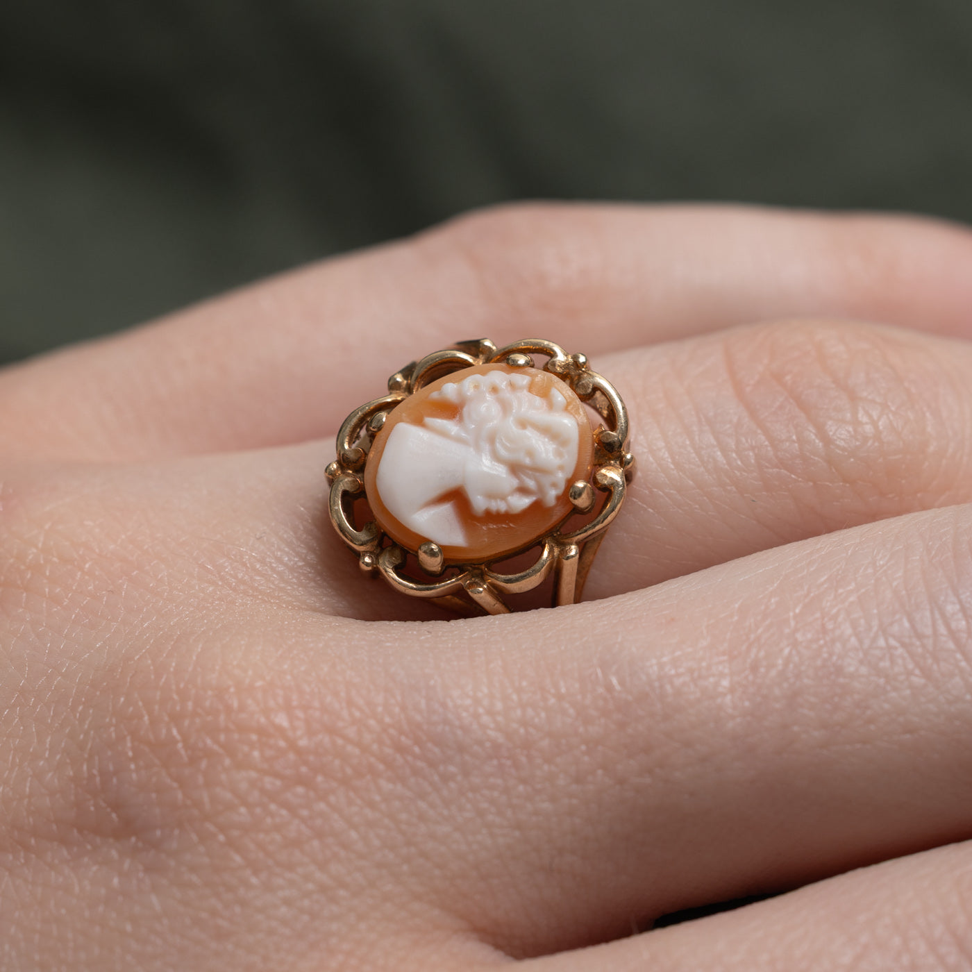 10k Shell Cameo Scalloped Openwork Ring | 2.15ct | SZ 7
