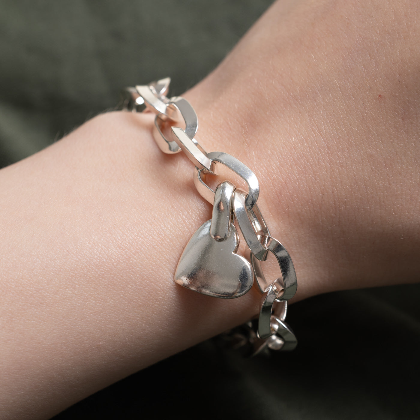 'Birks' White Gold Heart Charm Bracelet | 5"