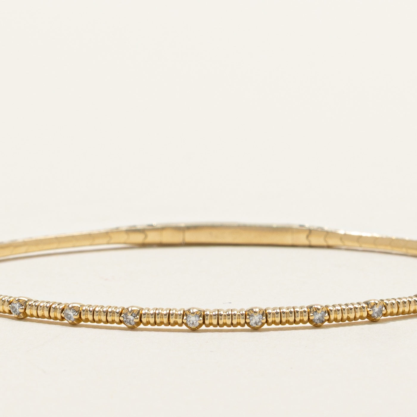 14k Scattered Diamond Grooved Bangle | 7.25"