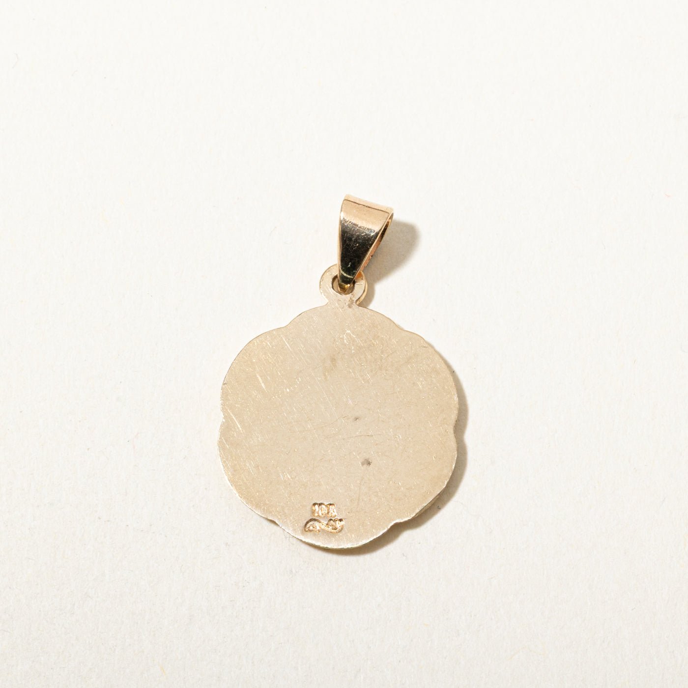 10k Yellow Gold Embossed Maple Leaf Pendant