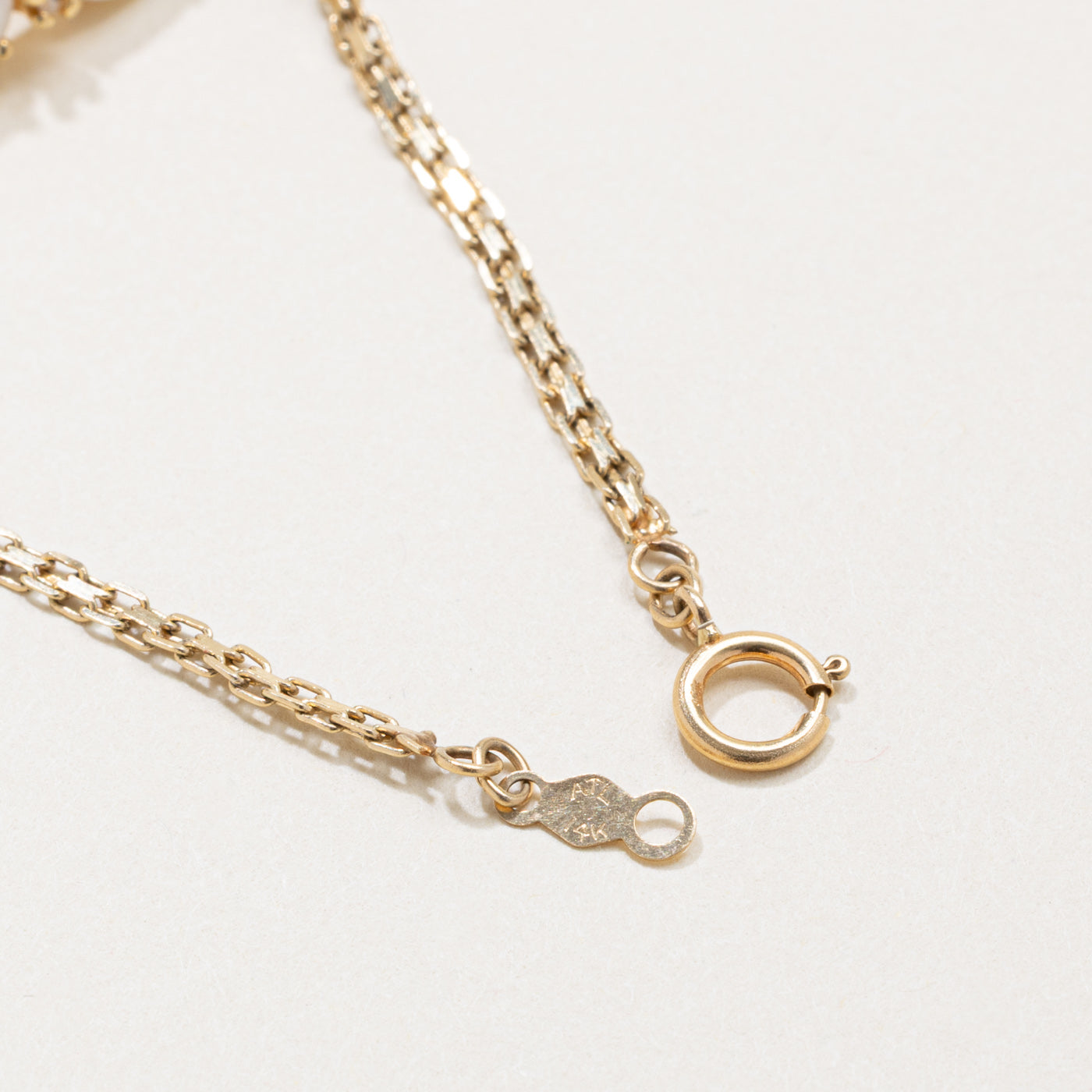 Bracelet en or, opale et diamants | 18 cm