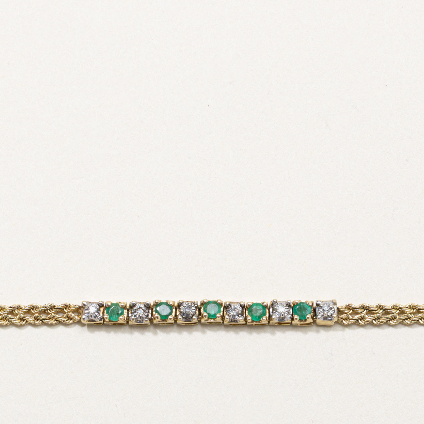 Bracelet corde en émeraudes et diamants | 0,30 ct, 0,03 ct | 17,8 cm