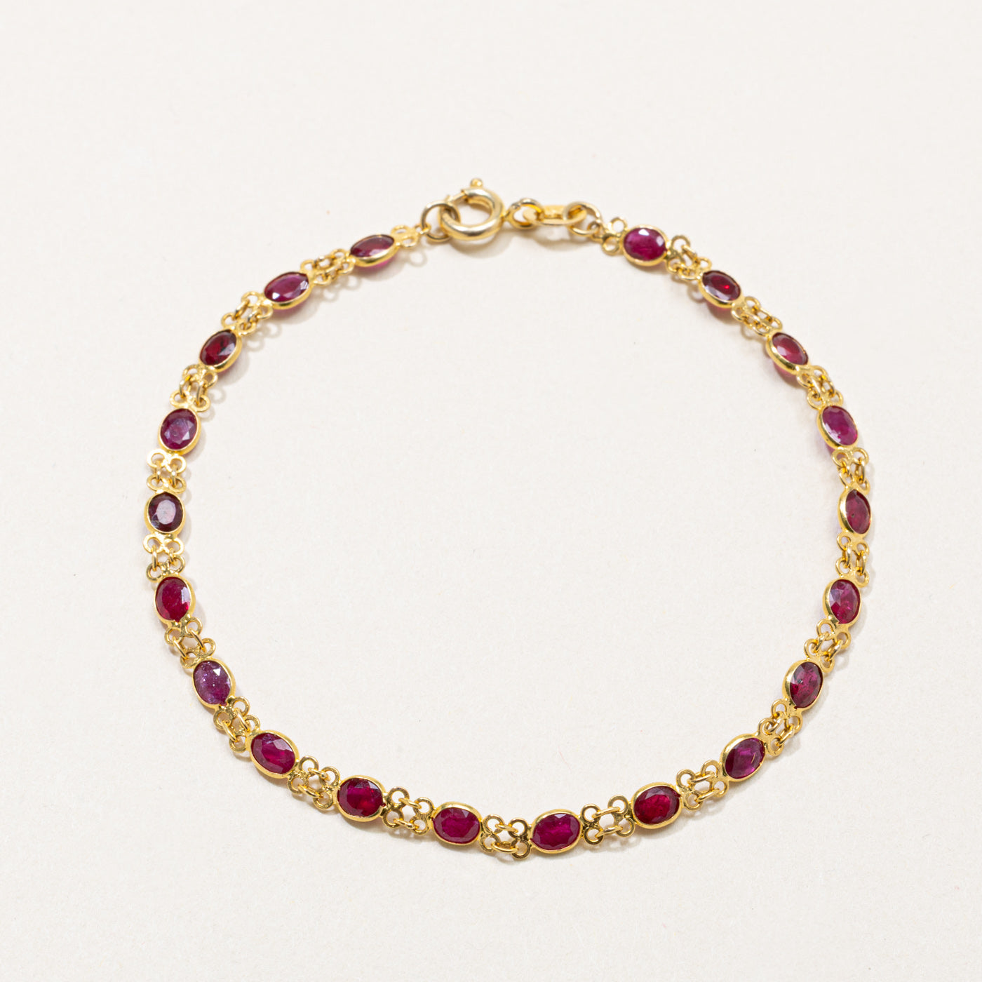 Bracelet floral en rubis | 2,2 ct | 17,8 cm