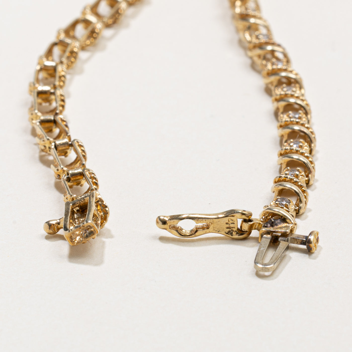 Bracelet torsadé en diamants | 0,2 ct | 17,8 cm