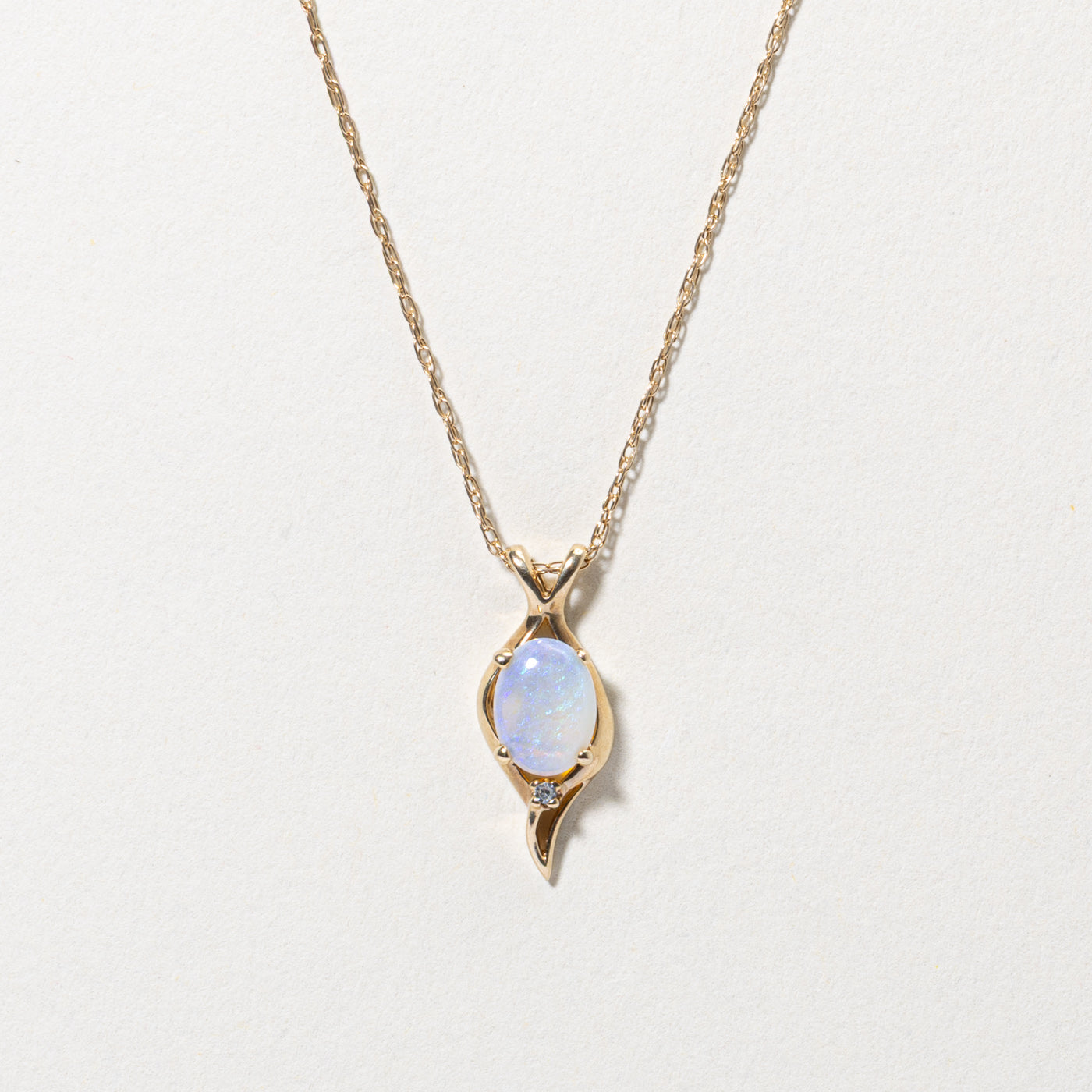 Collier pendentif en opale et diamants | 48 cm