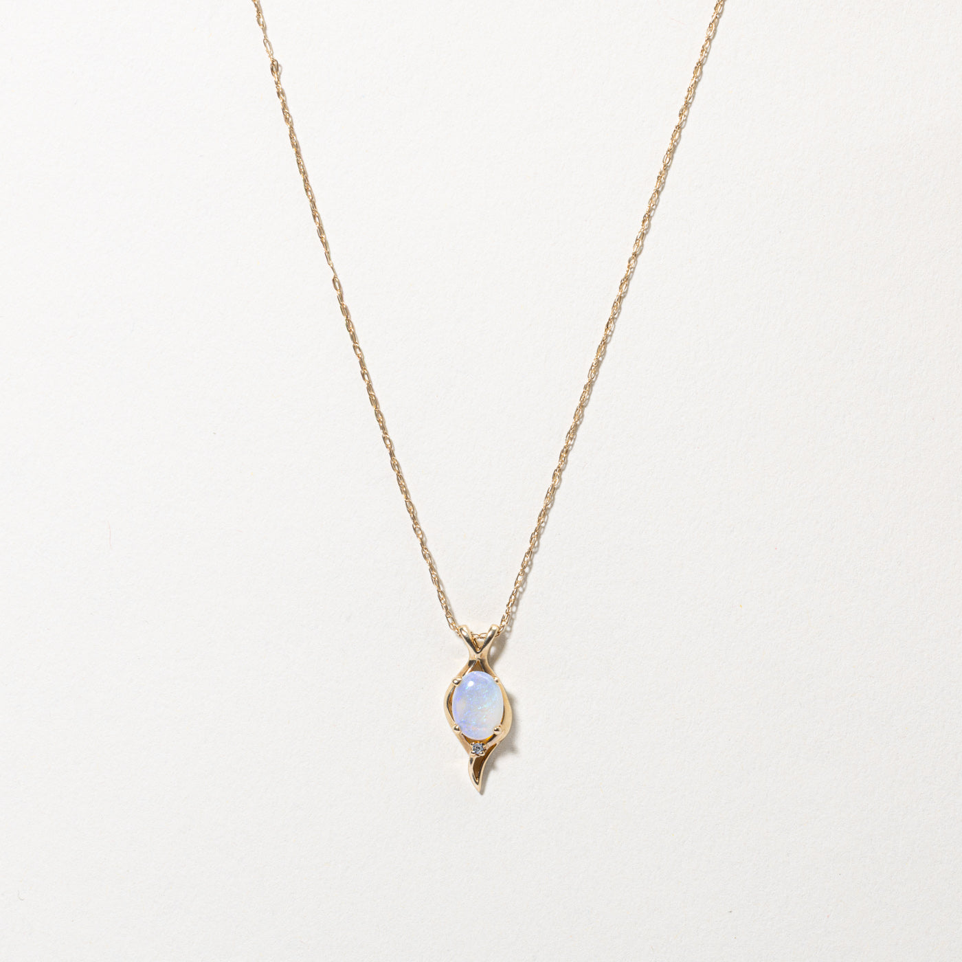 Collier pendentif en opale et diamants | 48 cm