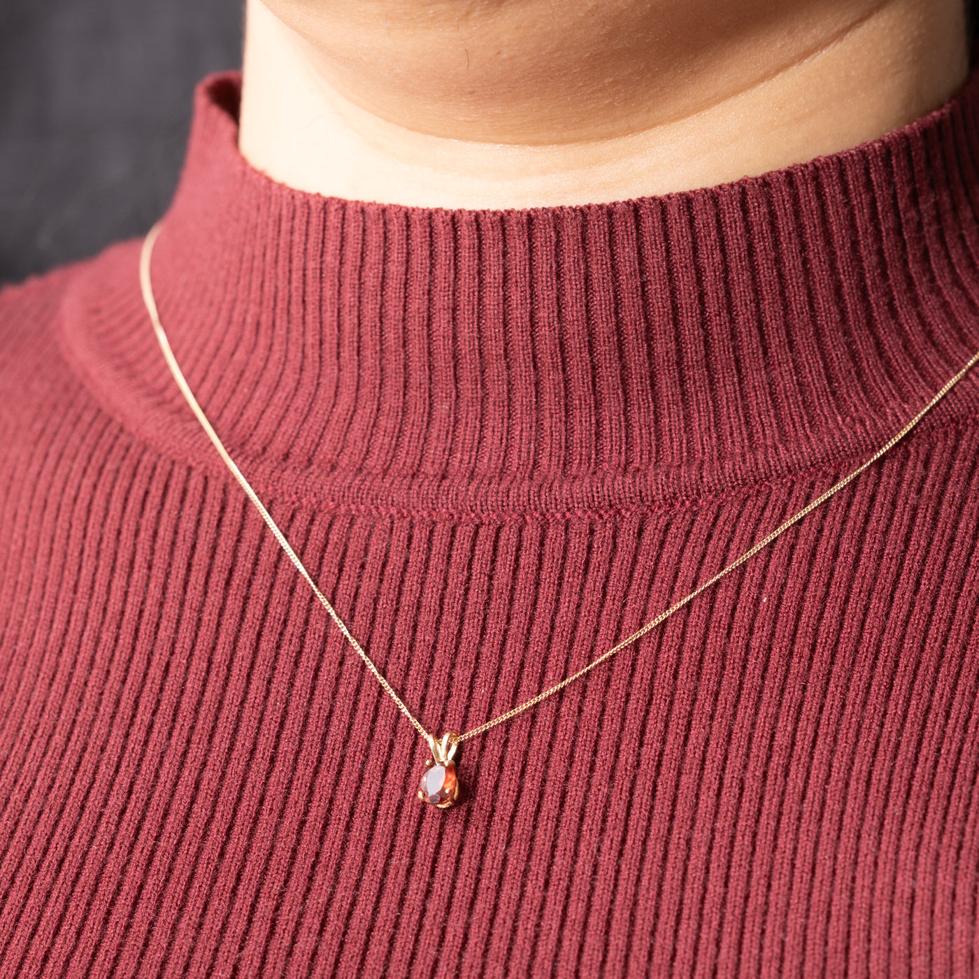 Collier pendentif solitaire en grenat | 0,65 ct | 40,6 cm