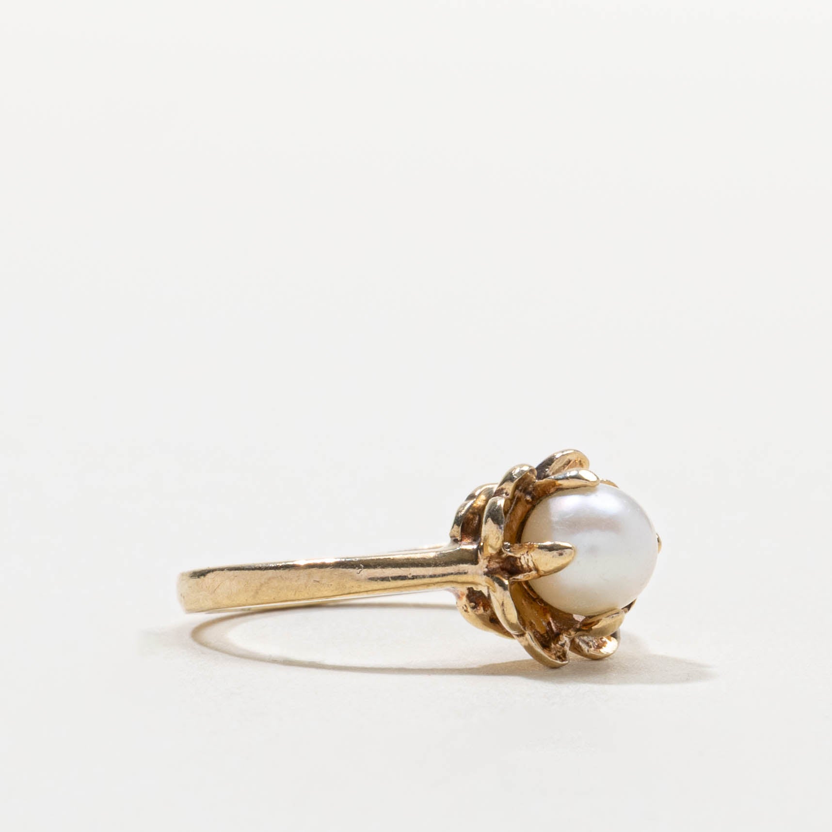 10k Pearl Flower Ring | SZ 5.5