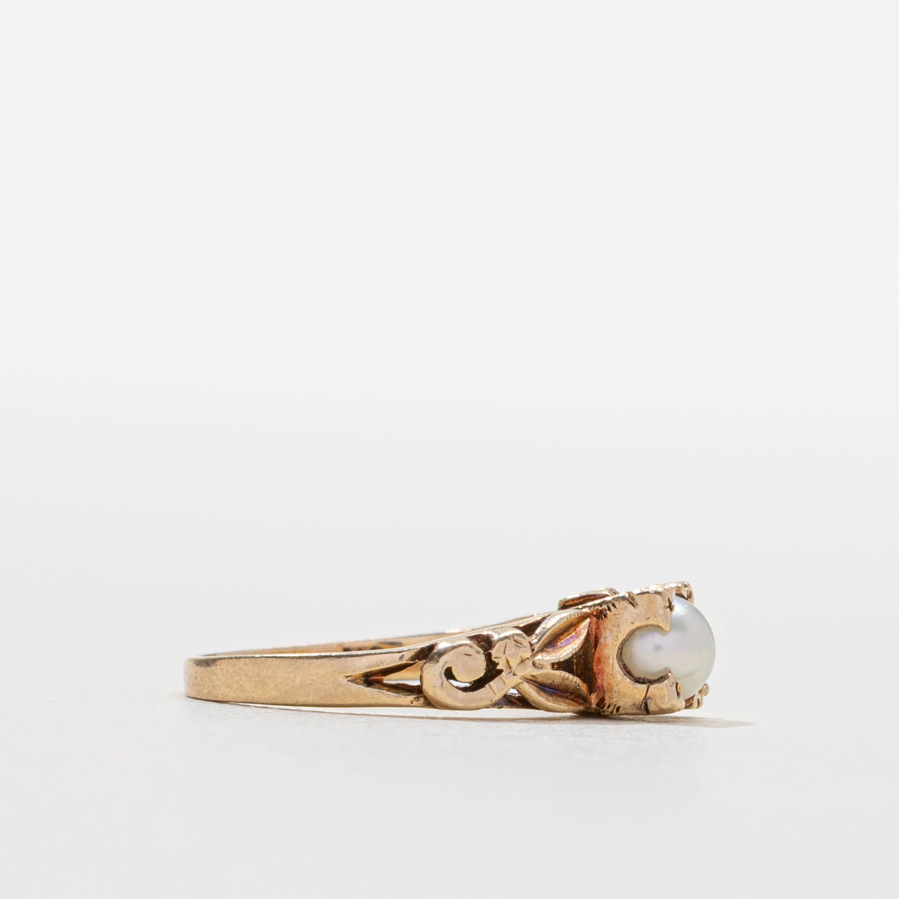 10k Pearl Ornate Detailed Ring | SZ 4.75