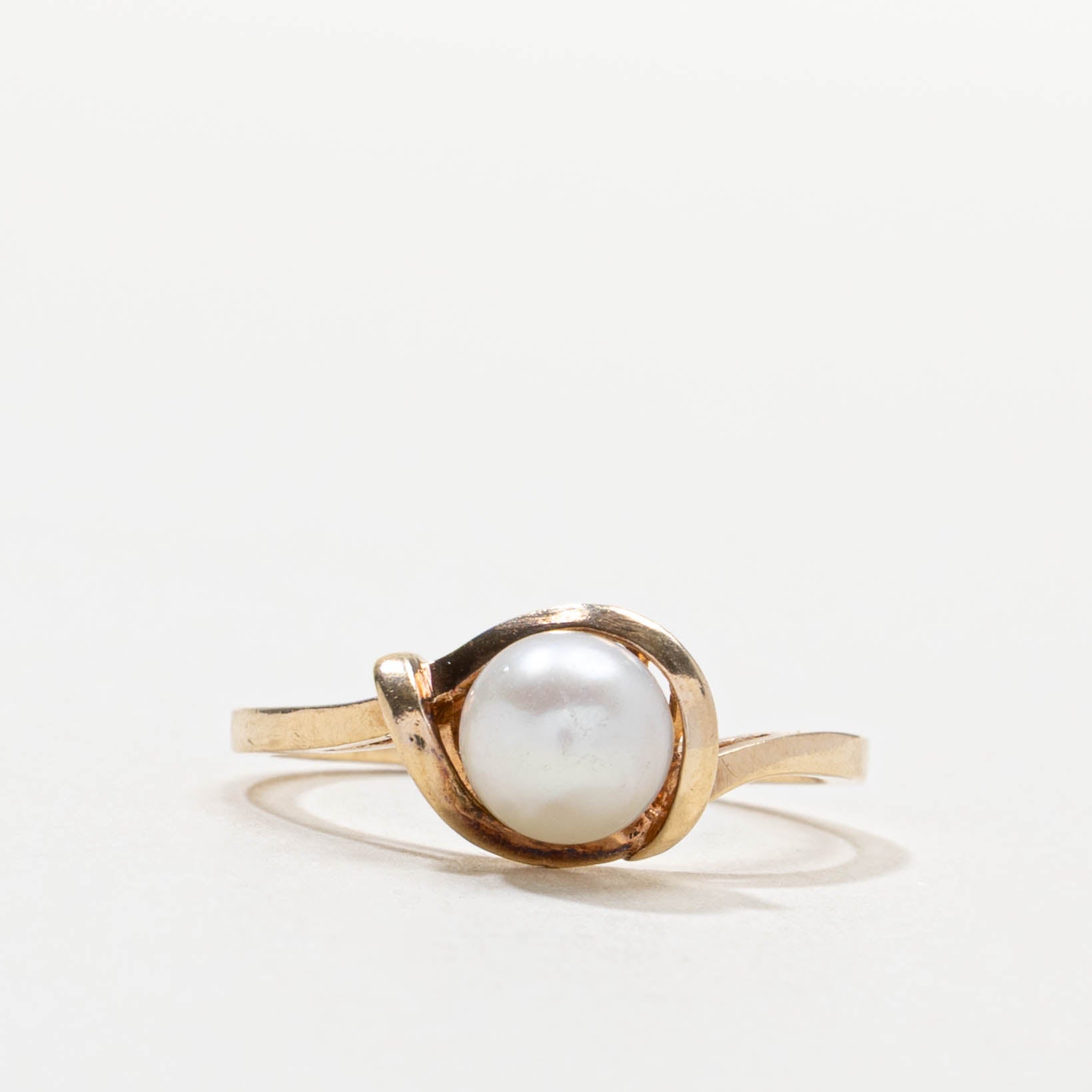 10k Pearl Abstract Ring | SZ 6.5