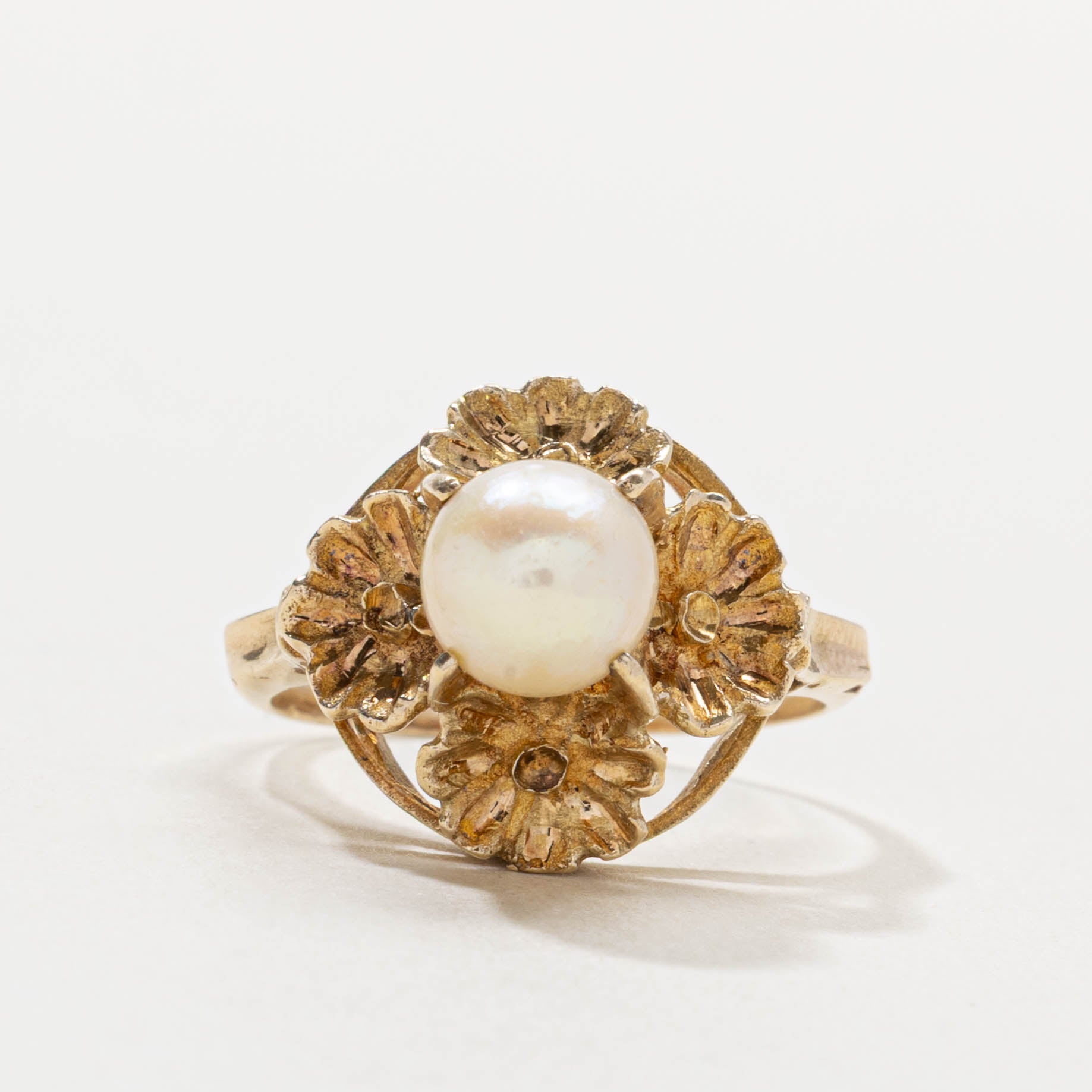 14k Pearl Textured Floral Cocktail Ring | SZ 5.75