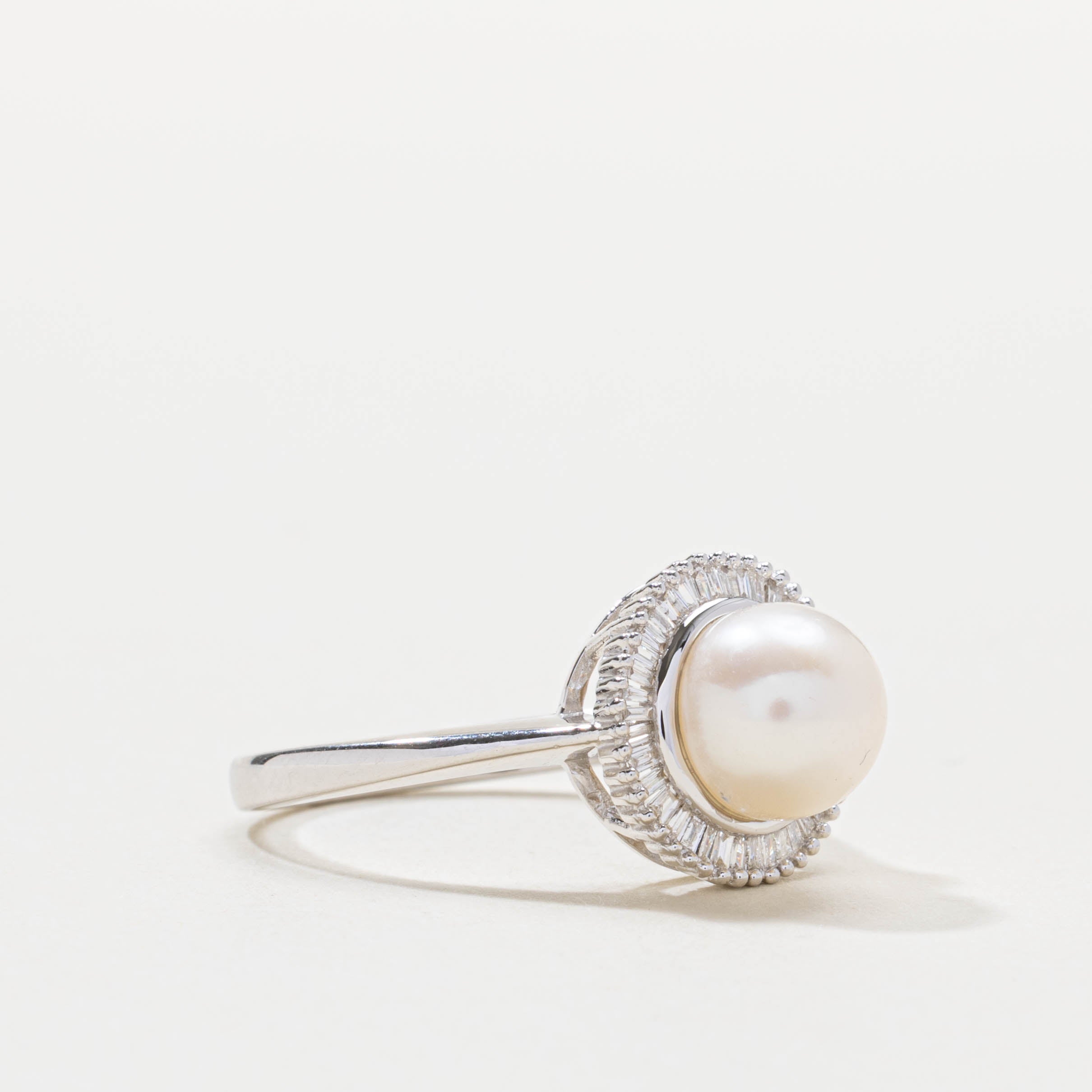 18k Pearl & Baguette Cut Diamond Halo Ring | SZ 6.5