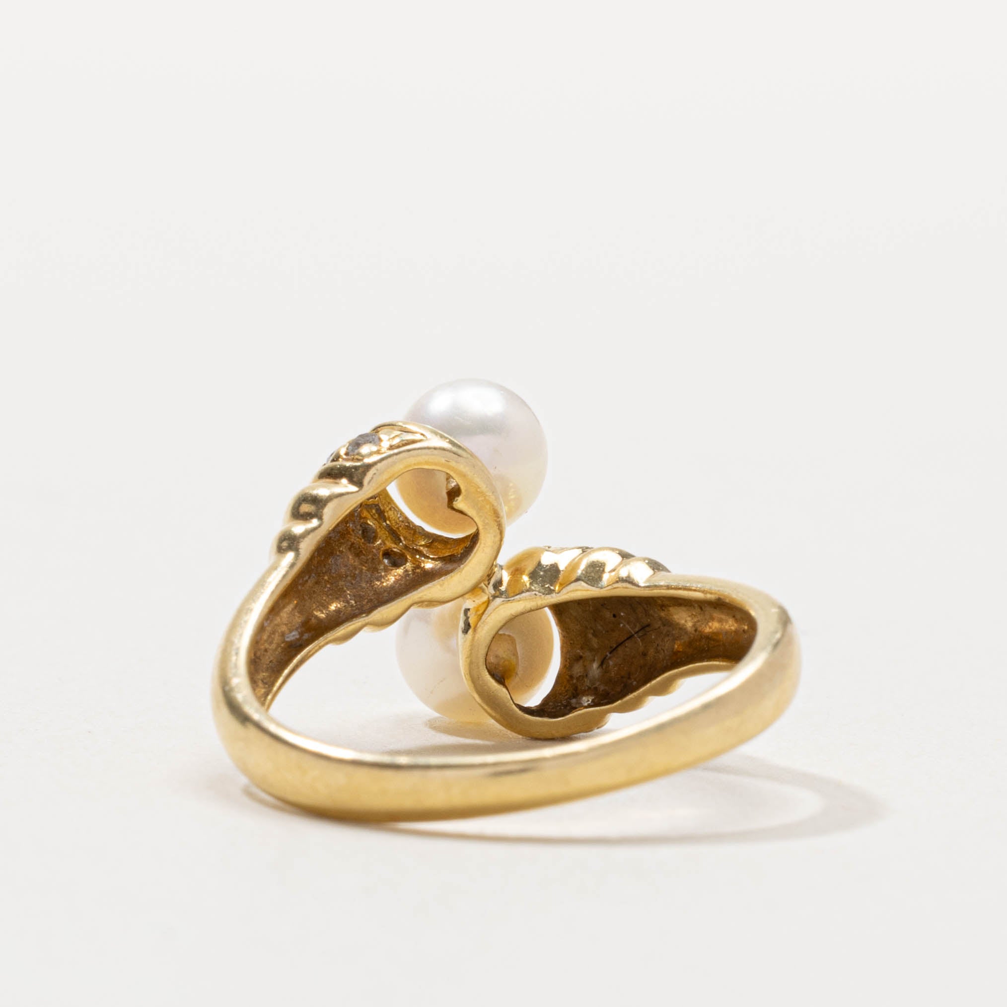 18k Pearl & Diamond Grooved Bypass Ring | SZ 6.25