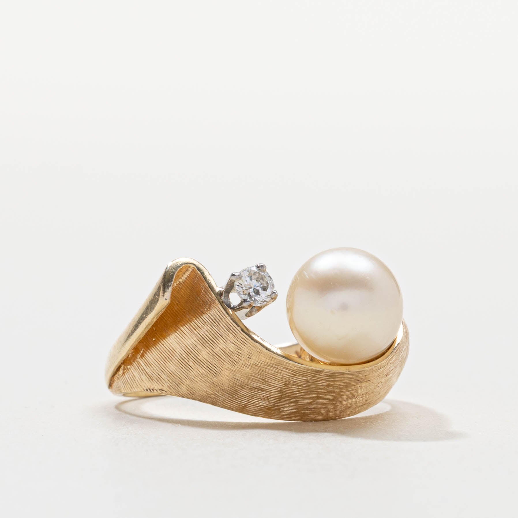 14k Pearl & Diamond Textured Abstract Ring | SZ 8.5