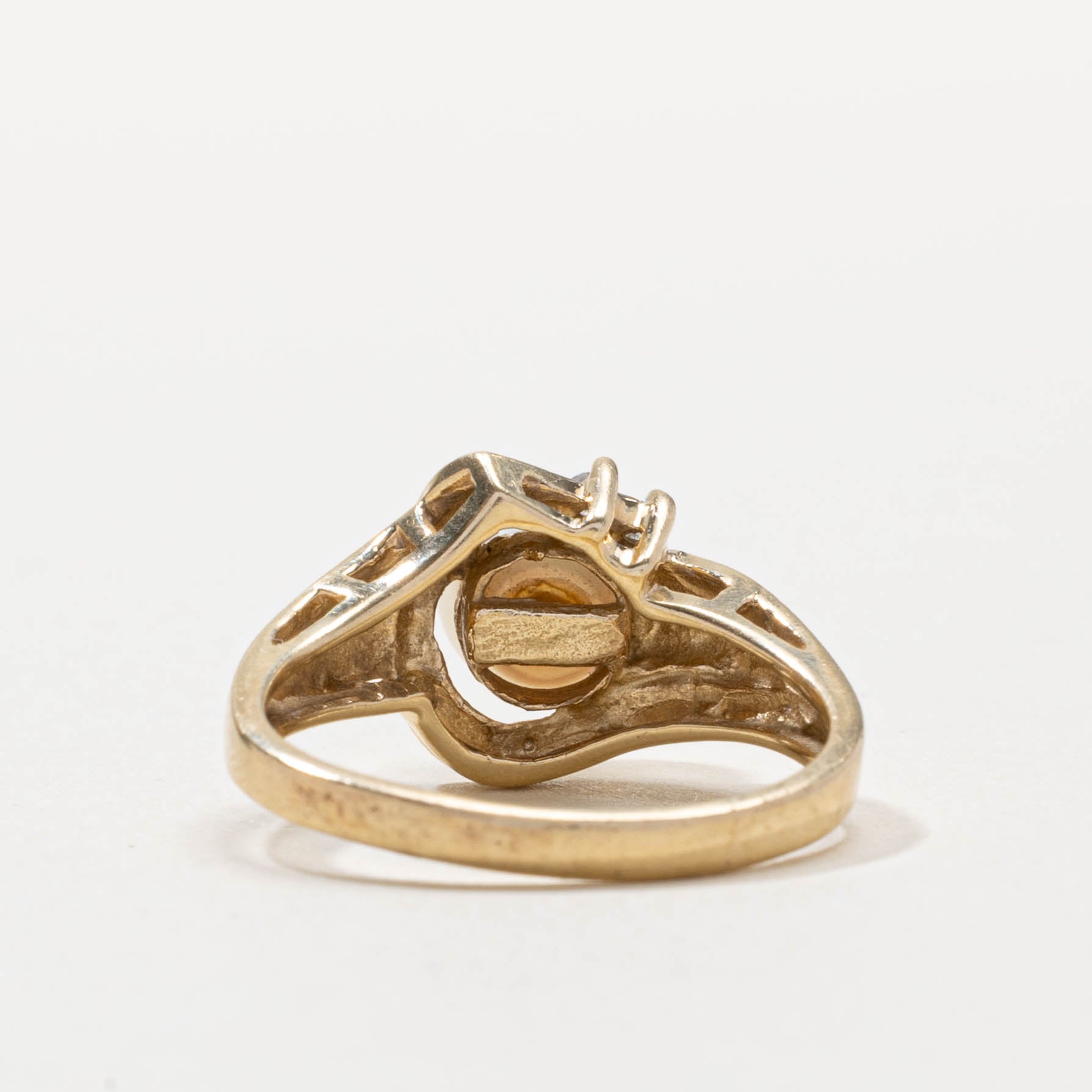 14k Pearl & Diamond Accented Ring | SZ 6.5
