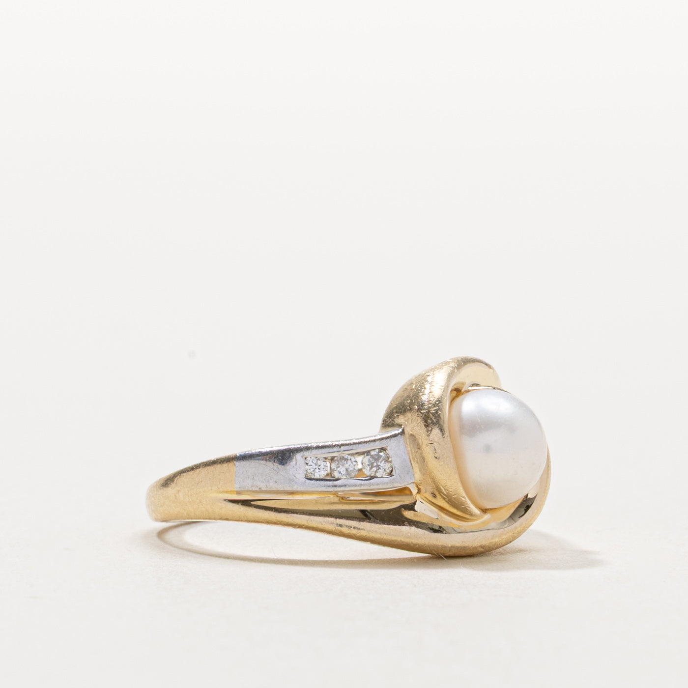 14k Pearl & Diamond Accented Swirl Ring | SZ 7.25