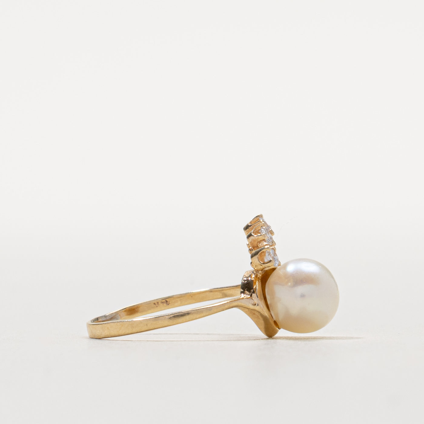 14k Pearl & Diamond Accented Floral Ring | SZ 3.5