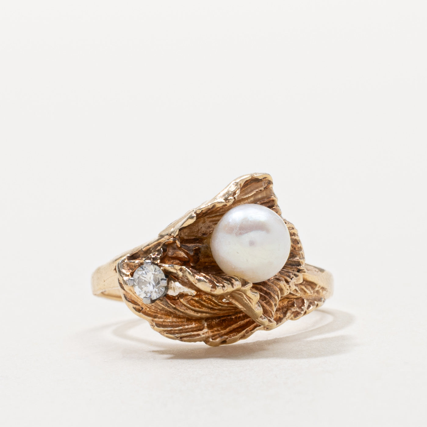 10k Pearl & Diamond Textured Floral Ring | SZ 5.75