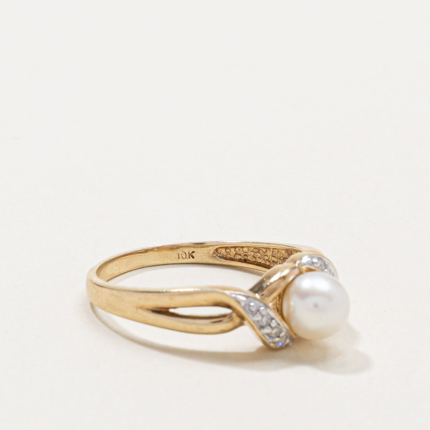 10k Pearl & Diamond Crossover Ring | SZ 8