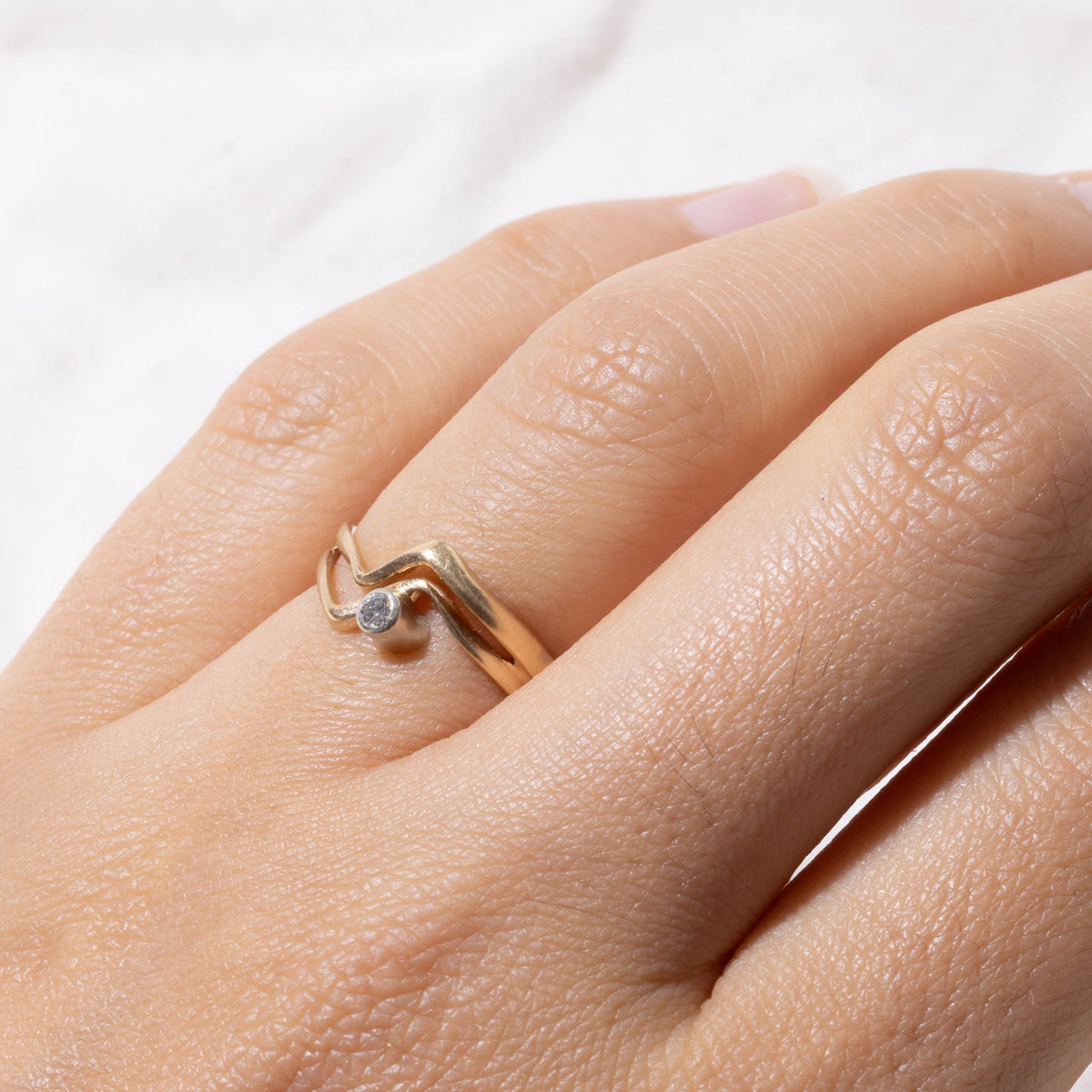 14k Bezel Set Diamond Zigzag Ring | 0.08ct | SZ 5.5
