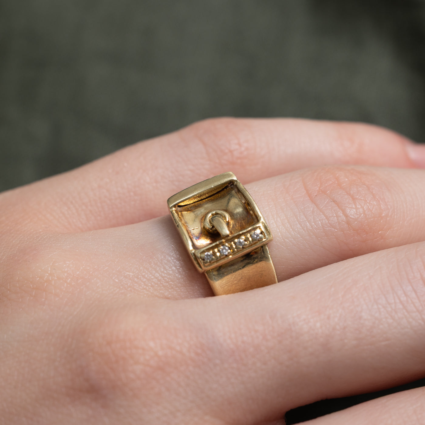 14k Diamond Buckle Ring | 0.02ctw | SZ 6.25