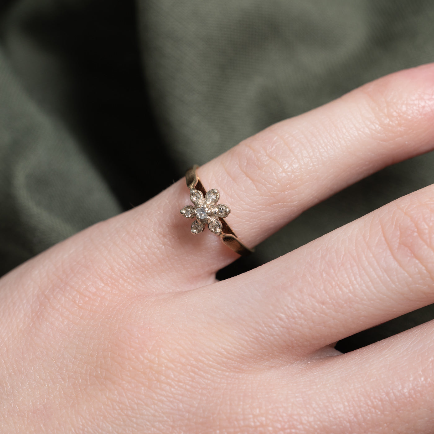 Diamond Cluster Floral Ring | 0.05ctw | SZ 3.25 |