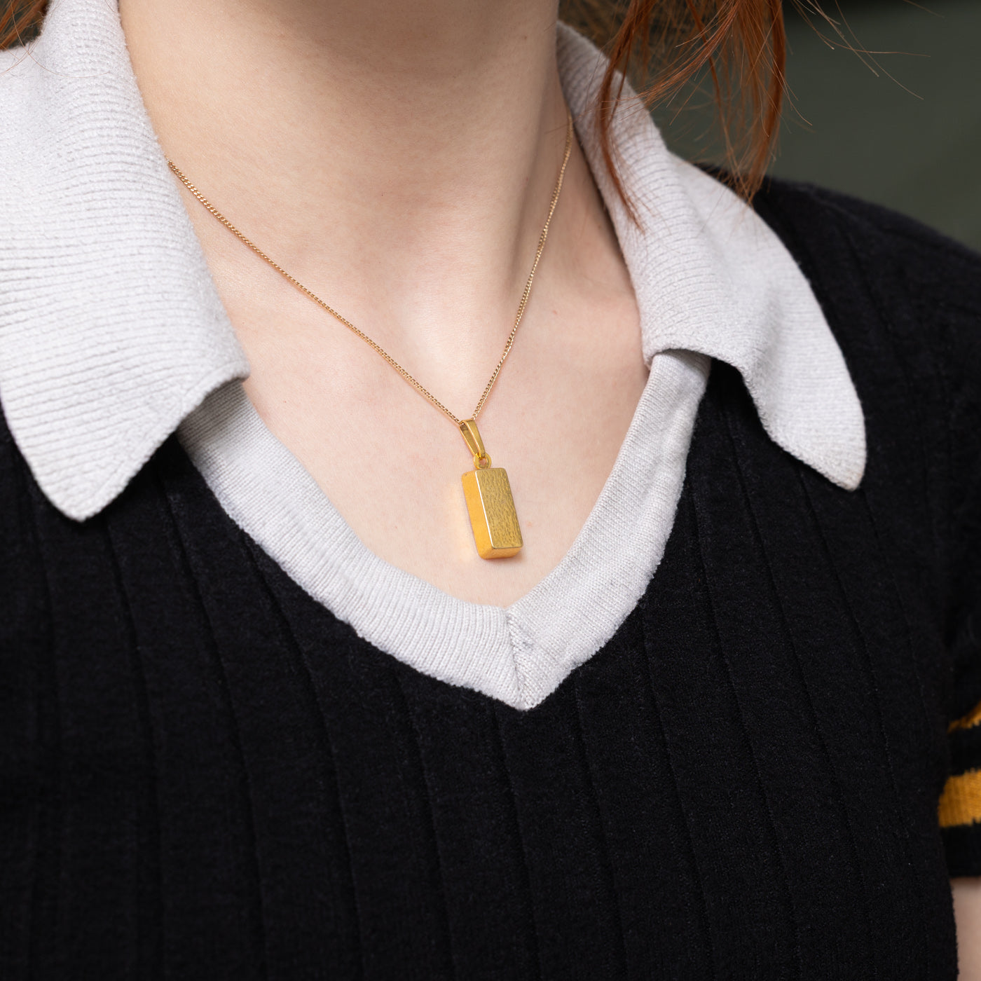 Vintage Italian 18k Yellow Gold Bar Pendant