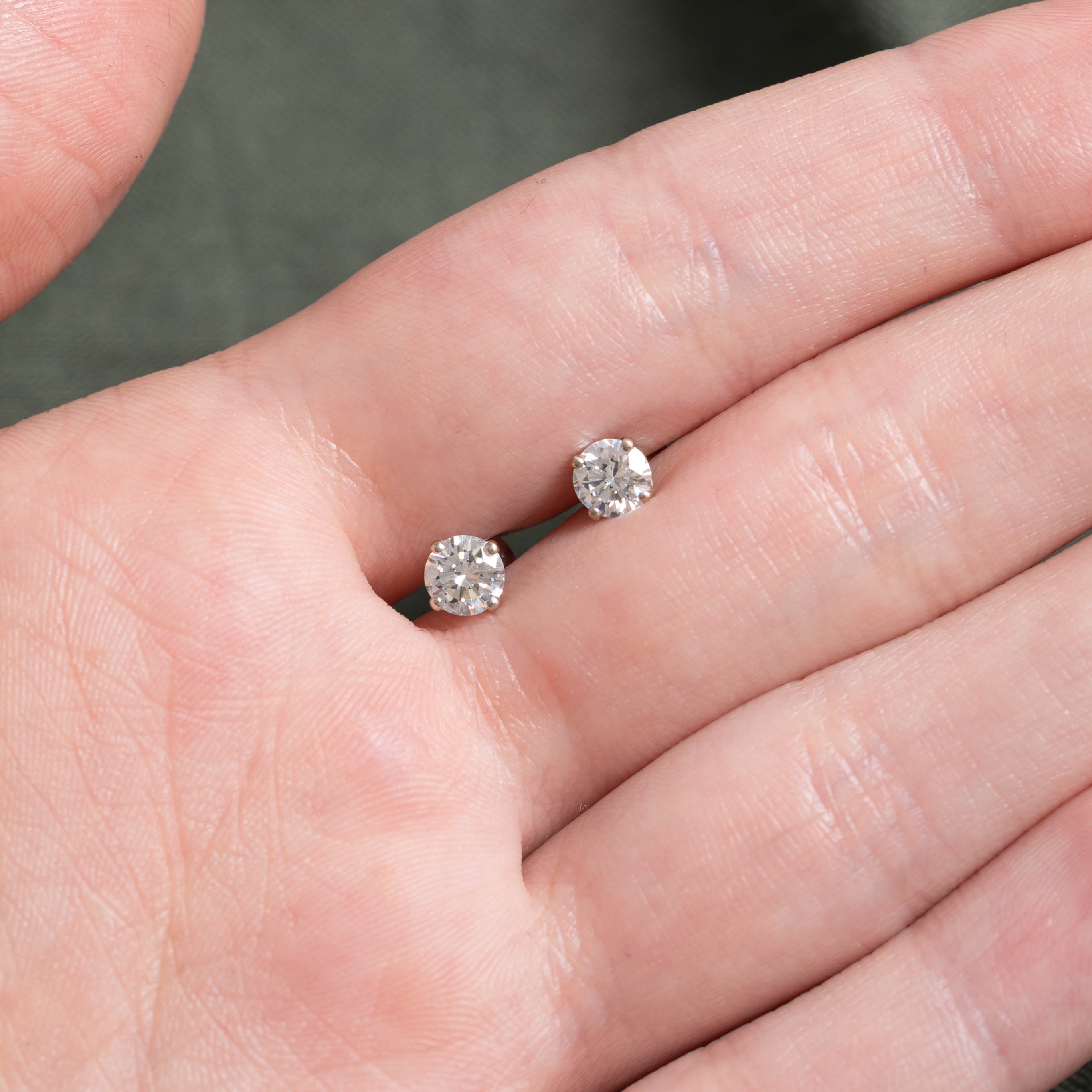 14k Solitaire Diamond Studs | 0.80ctw VS1/VS2 H/I