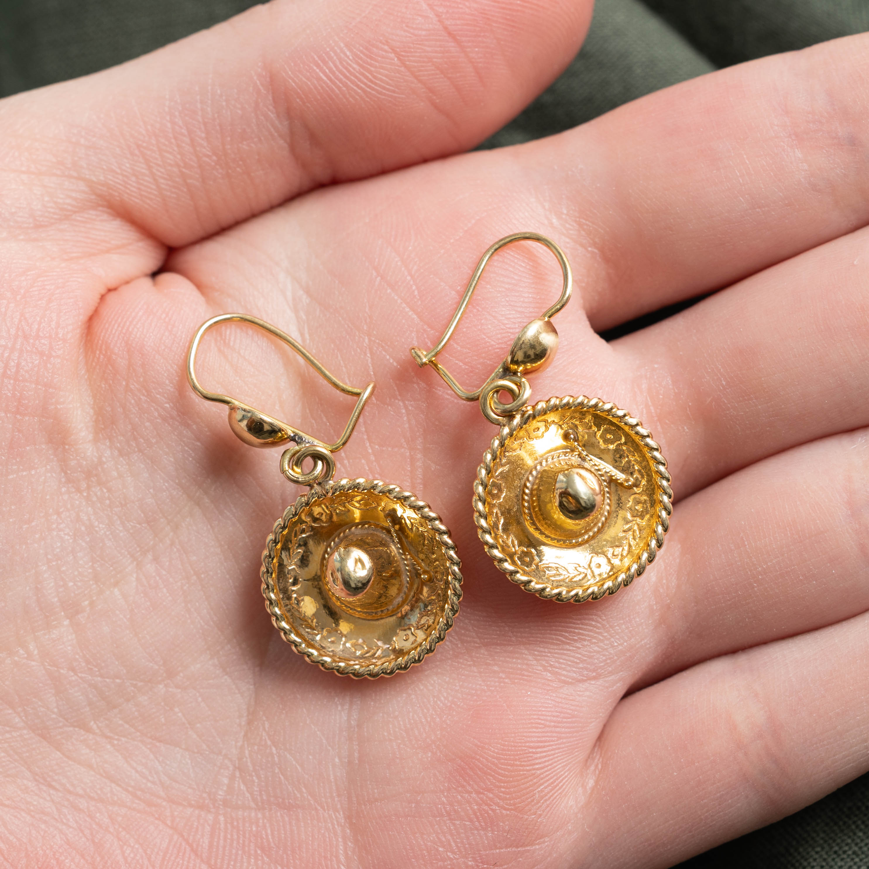 14k Engraved Sombrero Drop Earrings