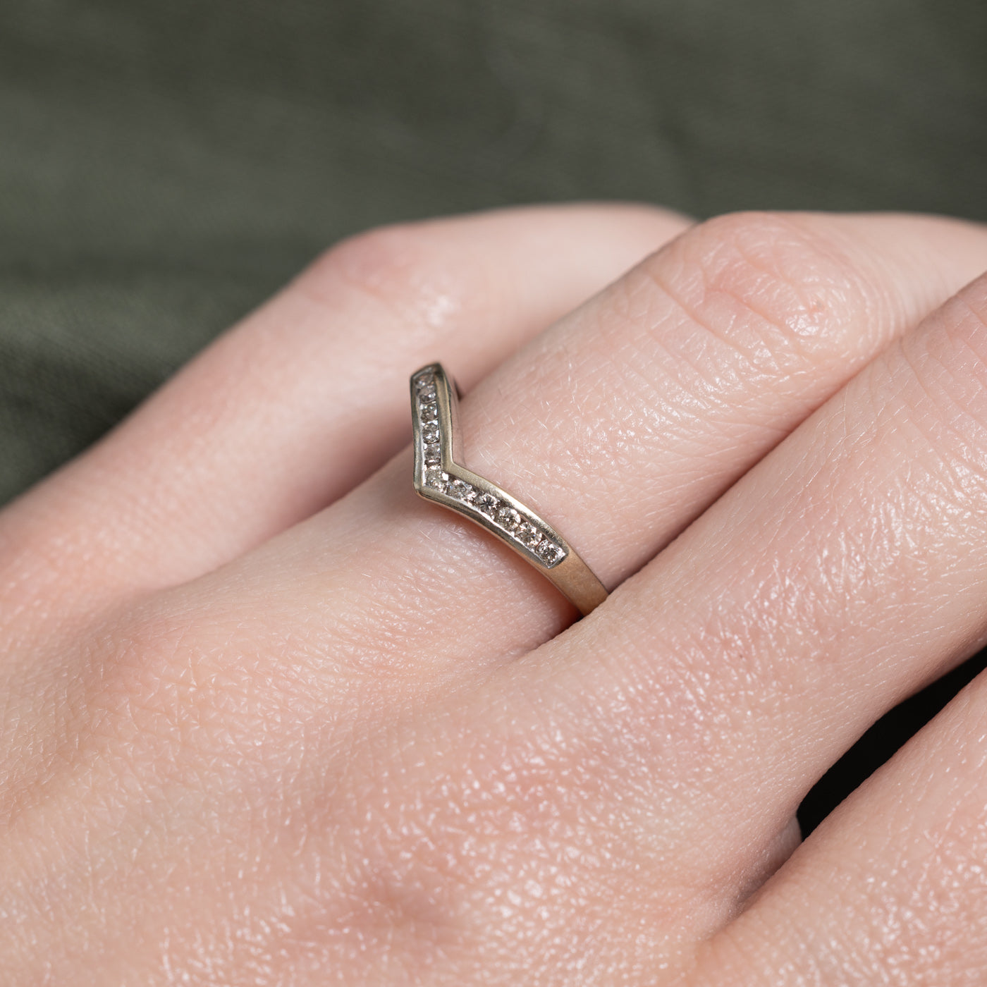 Channel Set Diamond Chevron Ring | 0.11ctw | SZ 5.5 |