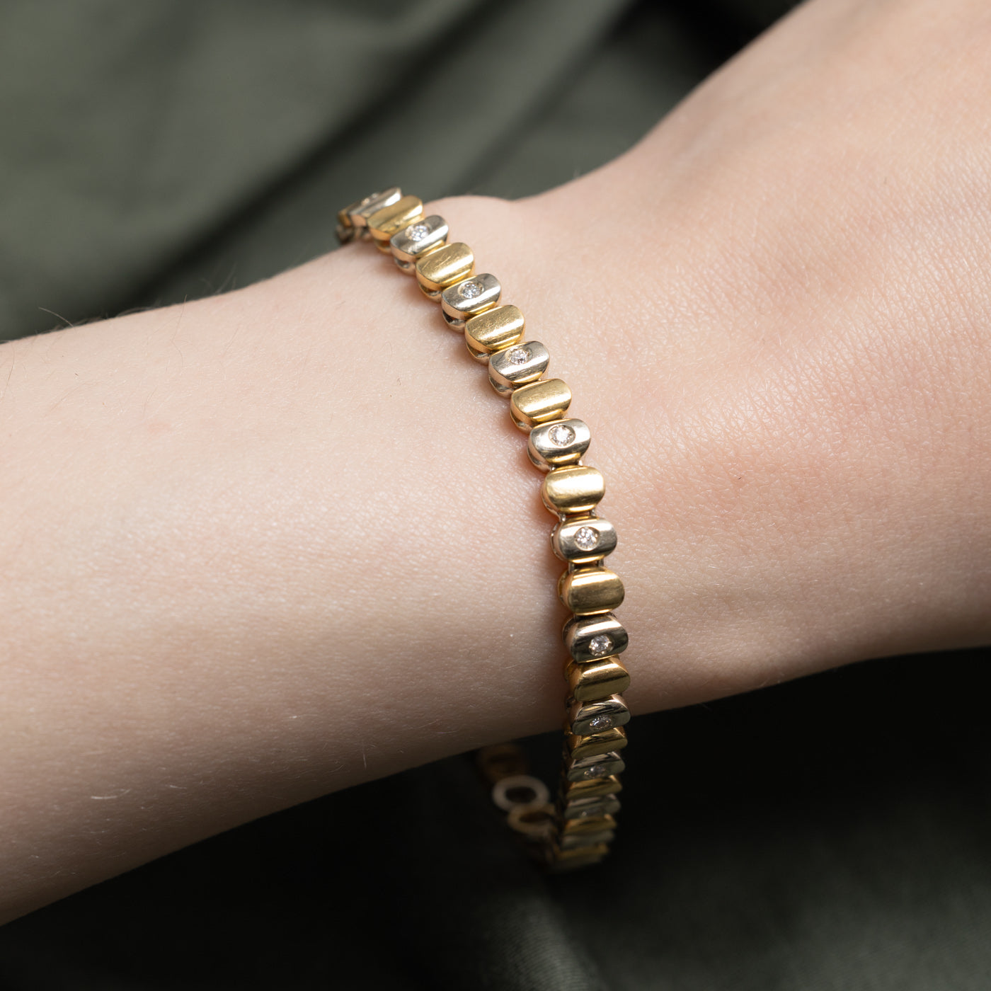 'Birks' 18k Flush Set Diamond Curved Link Bracelet | 0.40ctw | 7"