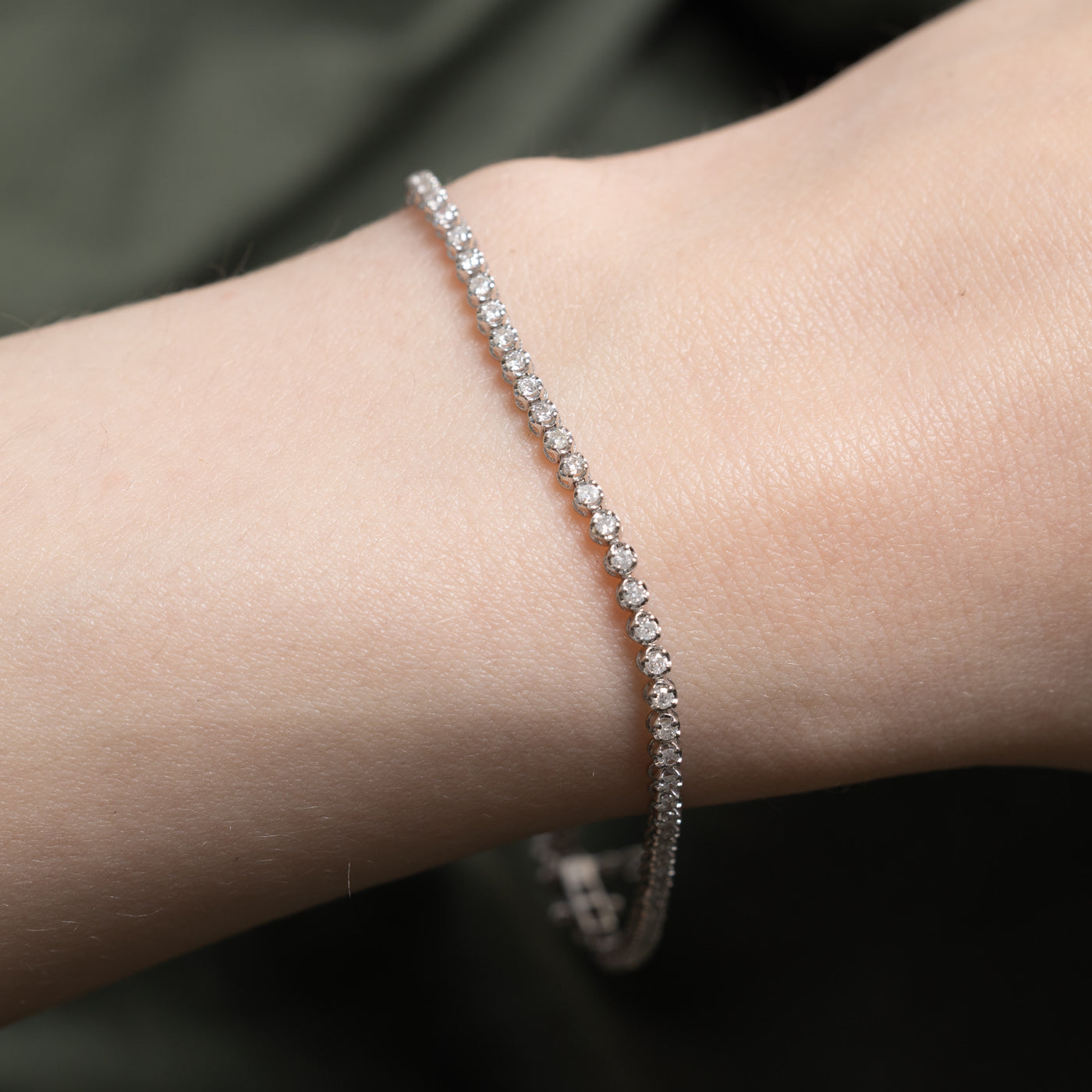 18k Basket Set Diamond Tennis Bracelet | 1.00ctw | 7"