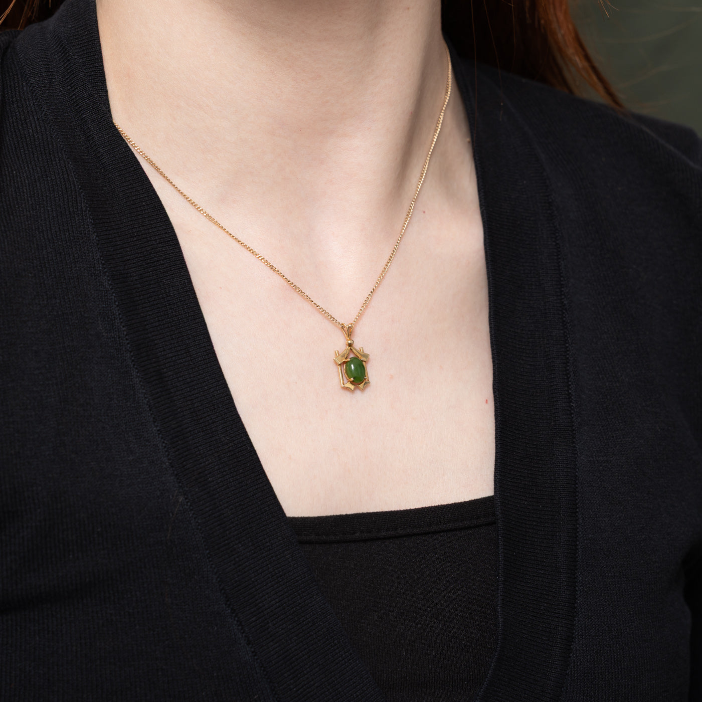 Pendentif pagode en jade néphrite