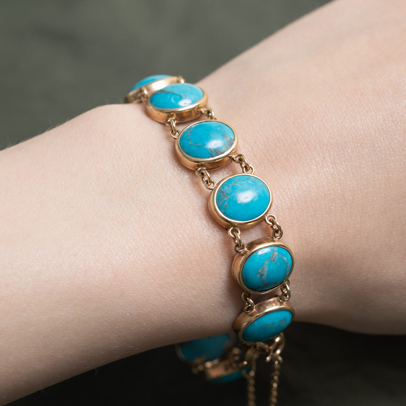 Turquoise & Howlite Gemstone Bracelet | 32.0ctw |