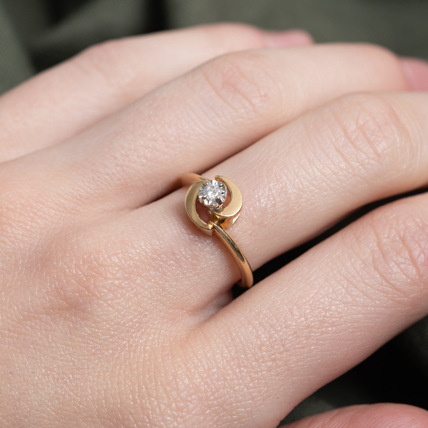 Solitaire Diamond Abtract Bypass Ring | 0.07ct | SZ 6.25 |