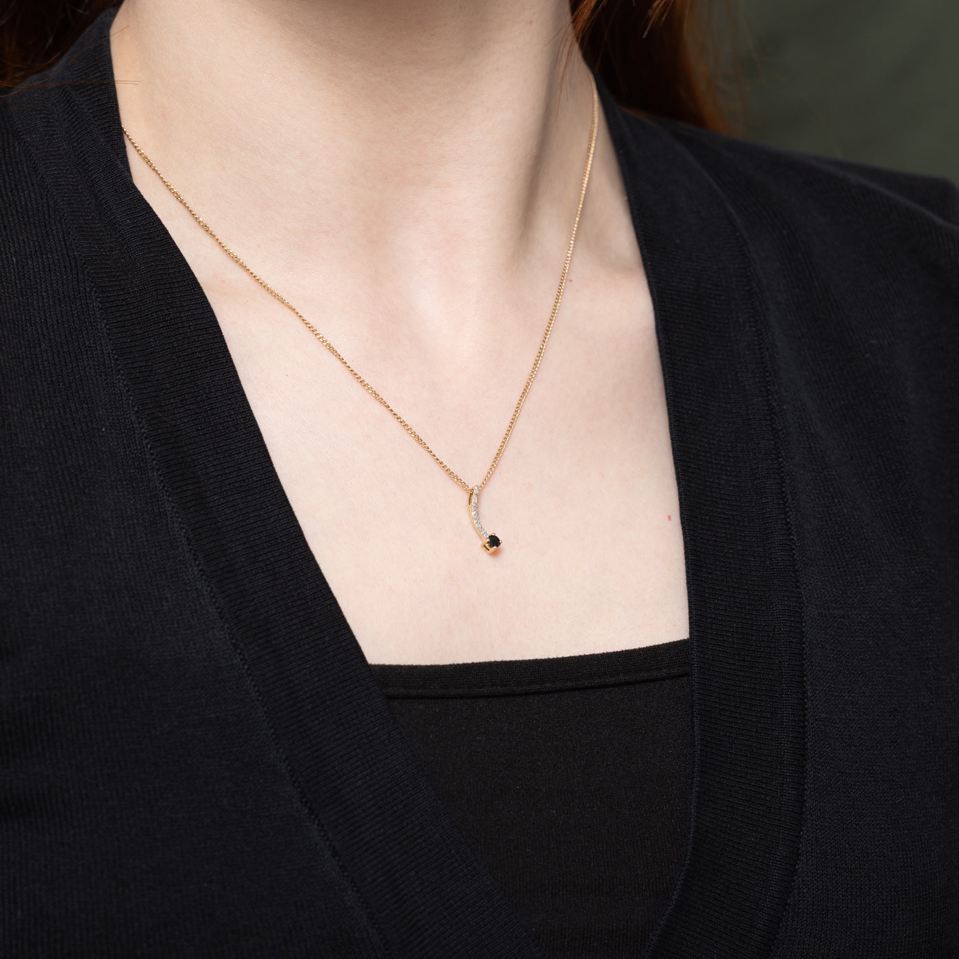 Pendentif incurvé en saphir et diamants