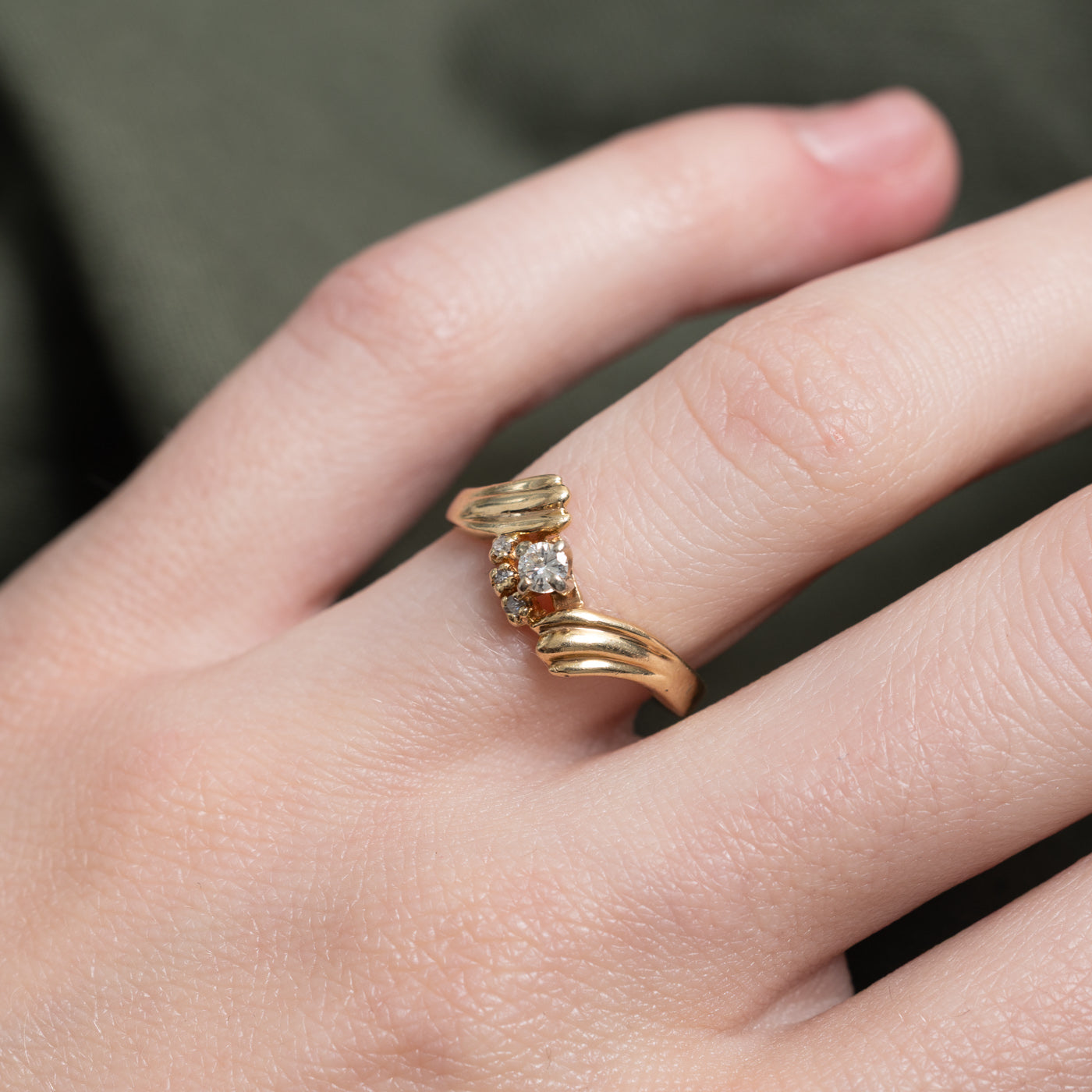 Diamond Cluster Grooved Bypass Ring | 0.1ctw | SZ 6.0 |