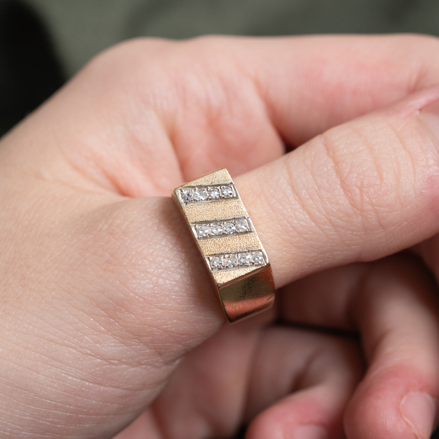 18k Diagonal Diamond Textured Signet Ring | 0.12ctw | SZ 9.25 |