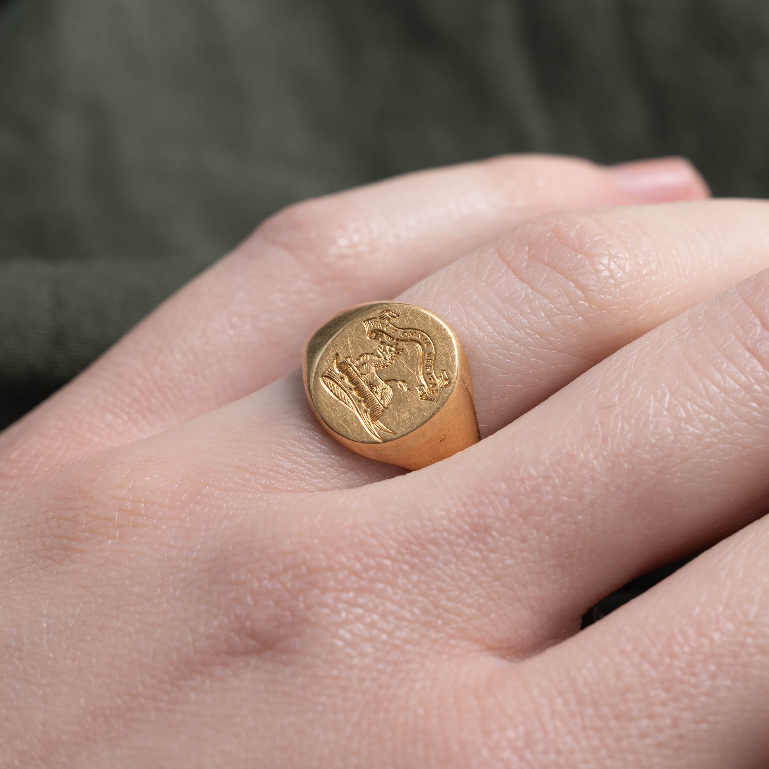 1891 Birmingham UK "Vincit Omnia Veritas" Signet Ring | SZ 6