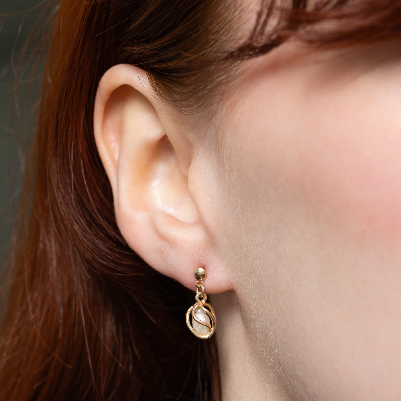 Boucles d'oreilles pendantes en perles baroques 14 carats