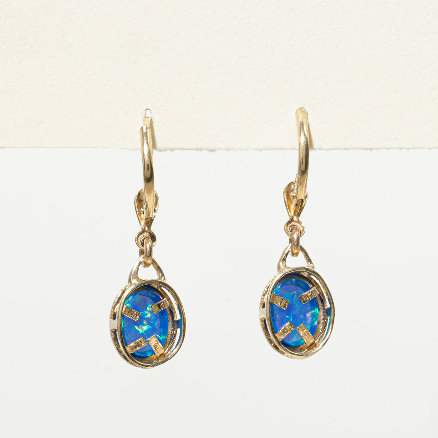 Boucles d'oreilles pendantes en opale sertie clos | 1,0 ct |