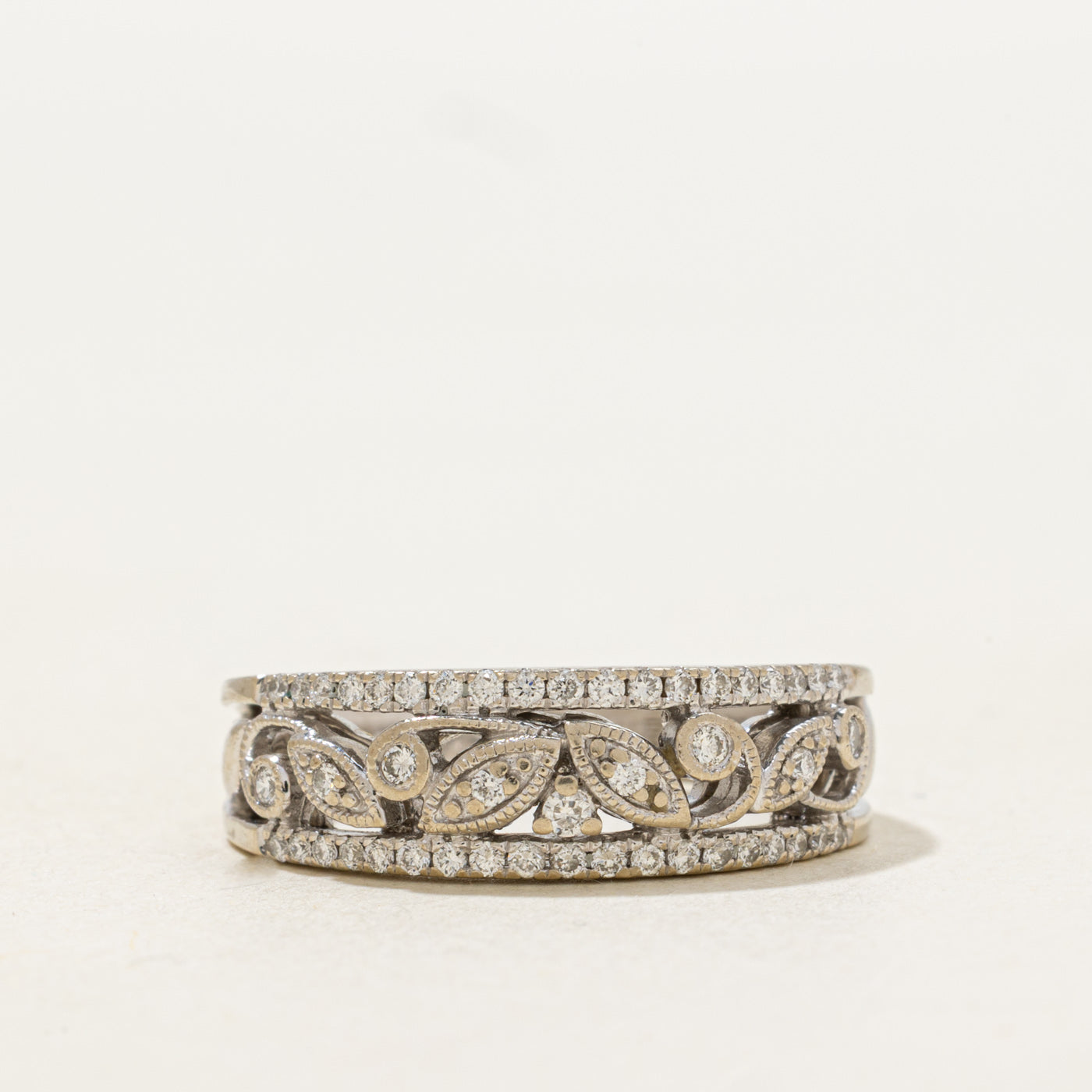 Diamond Leaf Design Band | 0.21ctw | SZ 7.0