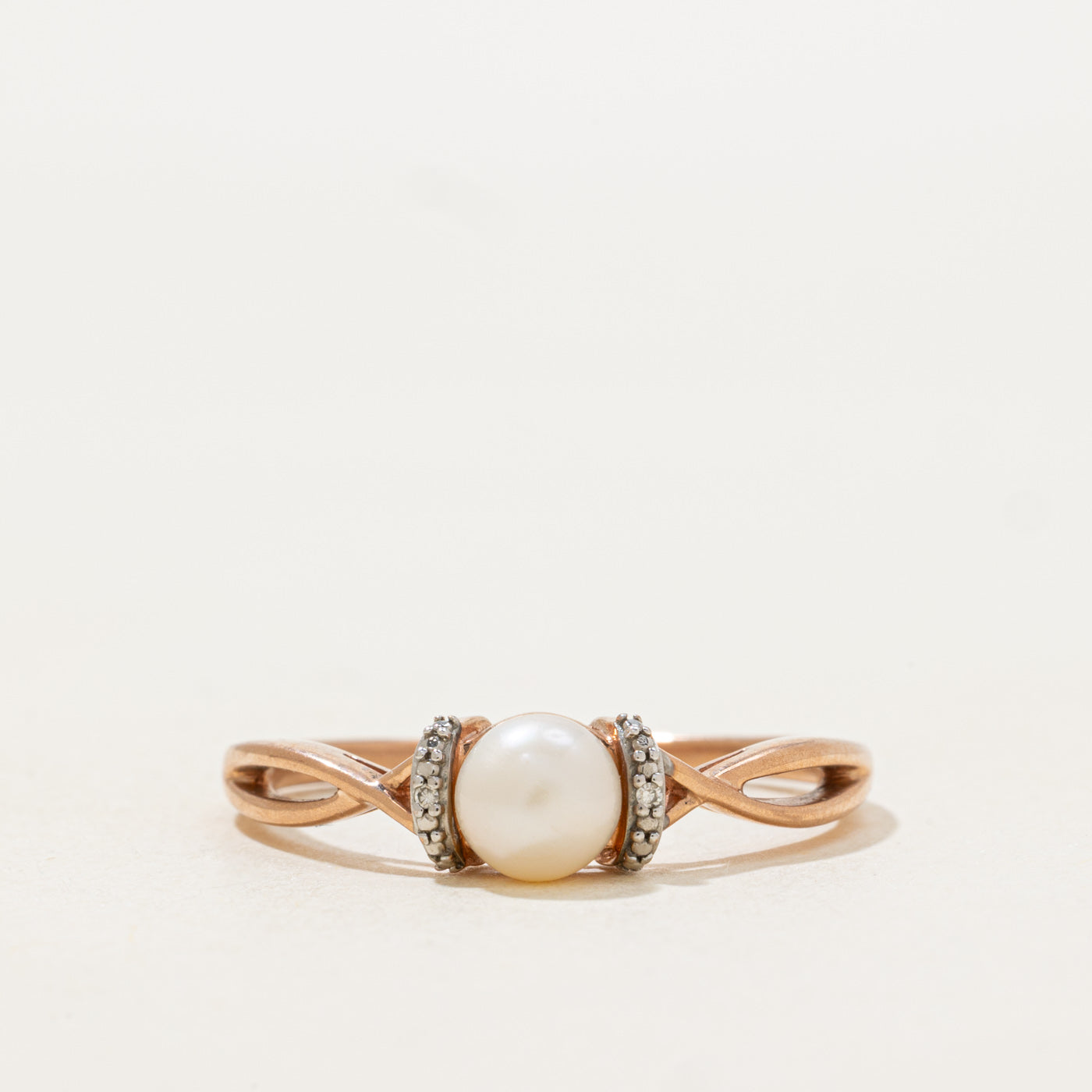 Tension Set Pearl & Diamond Twisted Ring | 0.01ctw | SZ 10.0 |