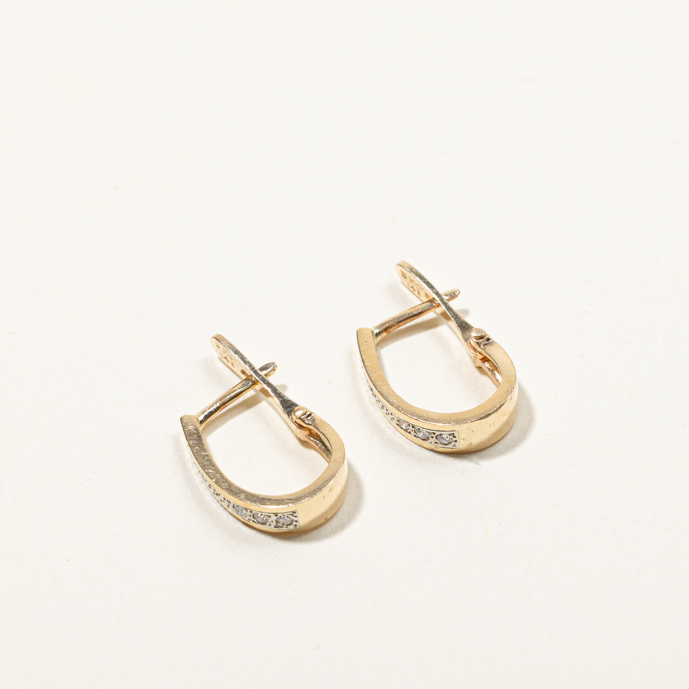 Diamond Huggie Earrings | 0.06ctw |
