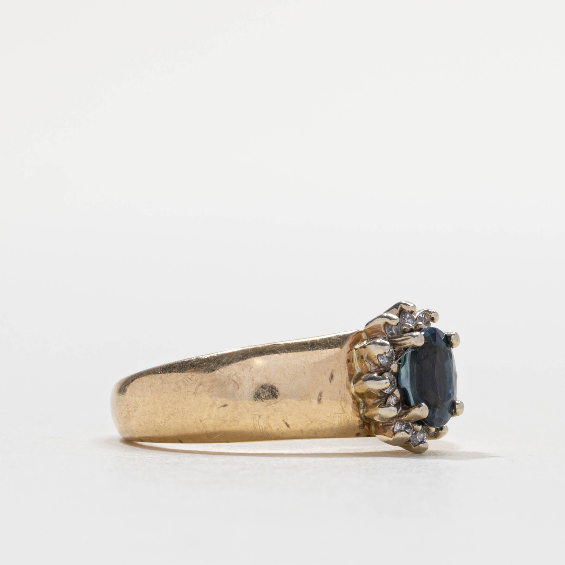 14k Oval Cut Sapphire & Diamond Petal Halo Ring | SZ 6.5