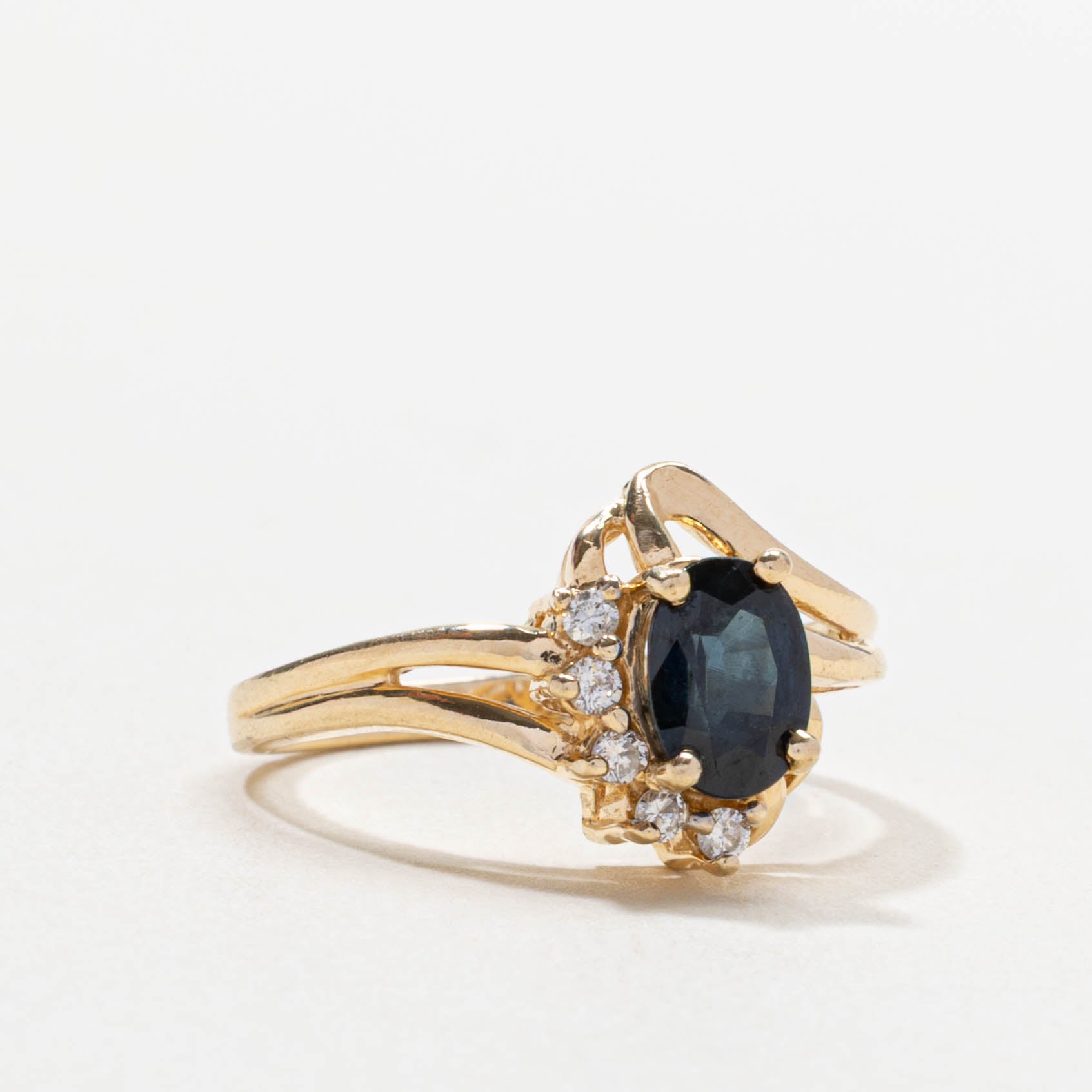 14k Oval Cut Sapphire & Diamond Accented Ring | SZ 6